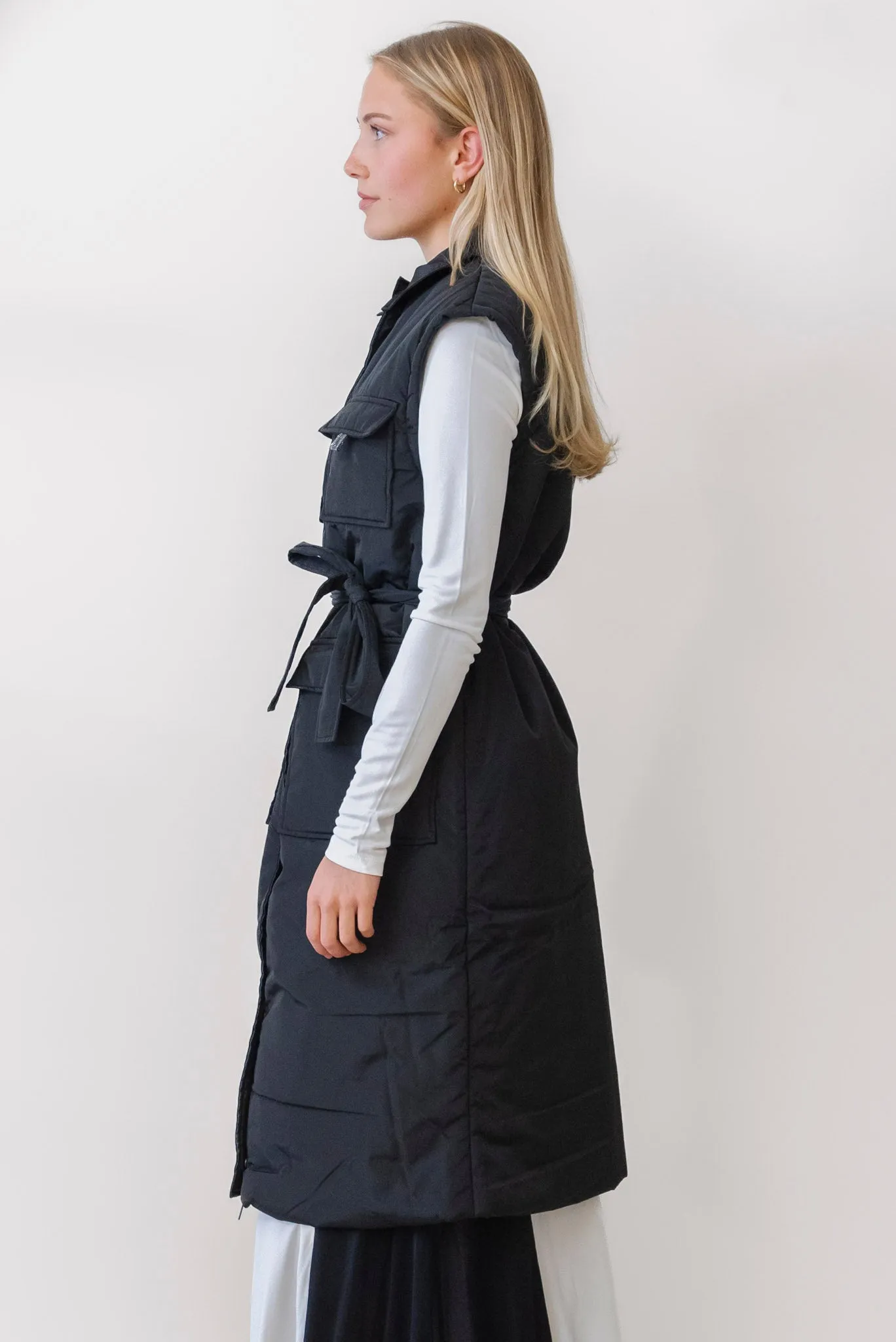 BEULAH Long Black Vest