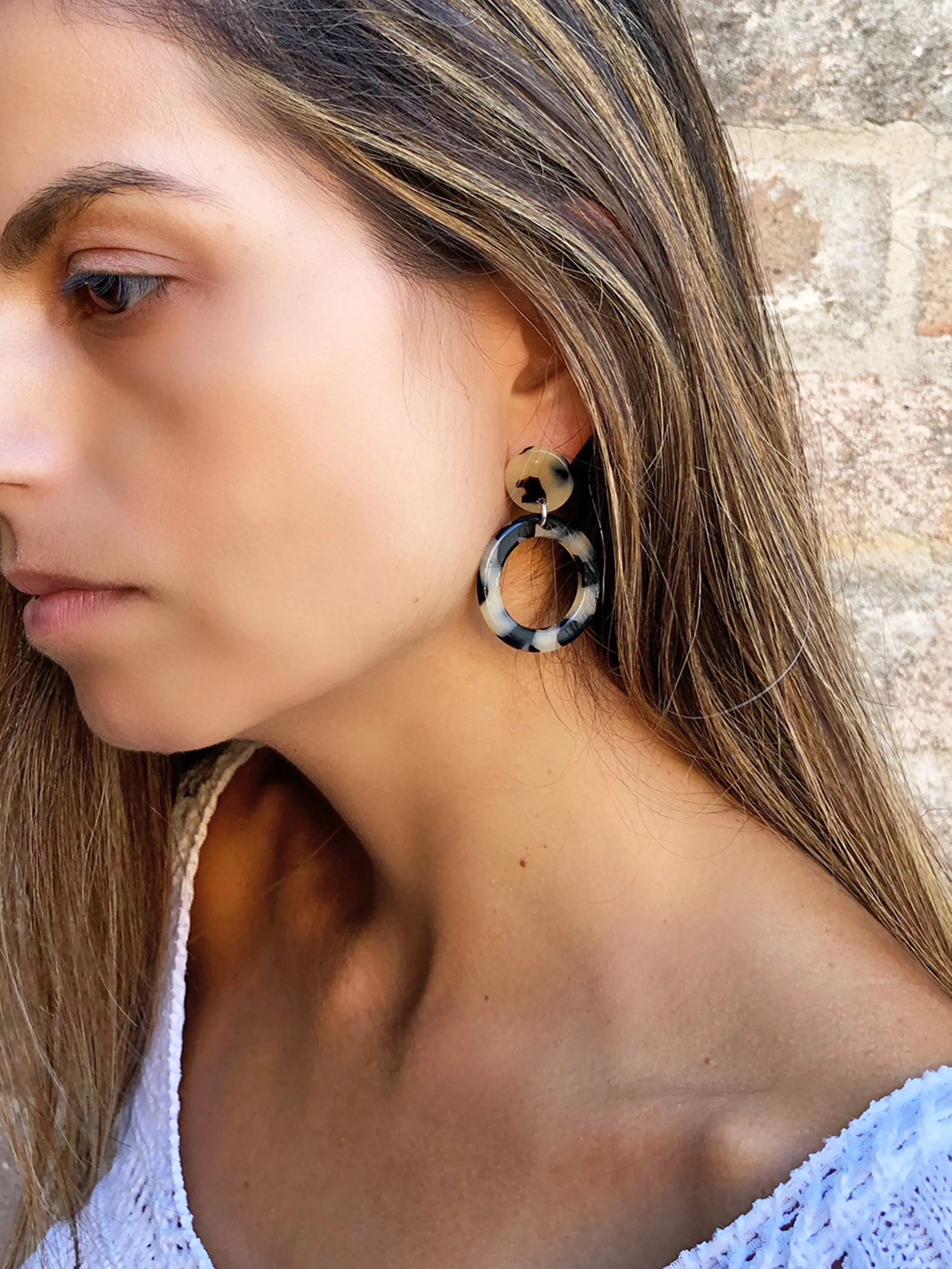 Carla Small Tigre Blanc Drop Earrings