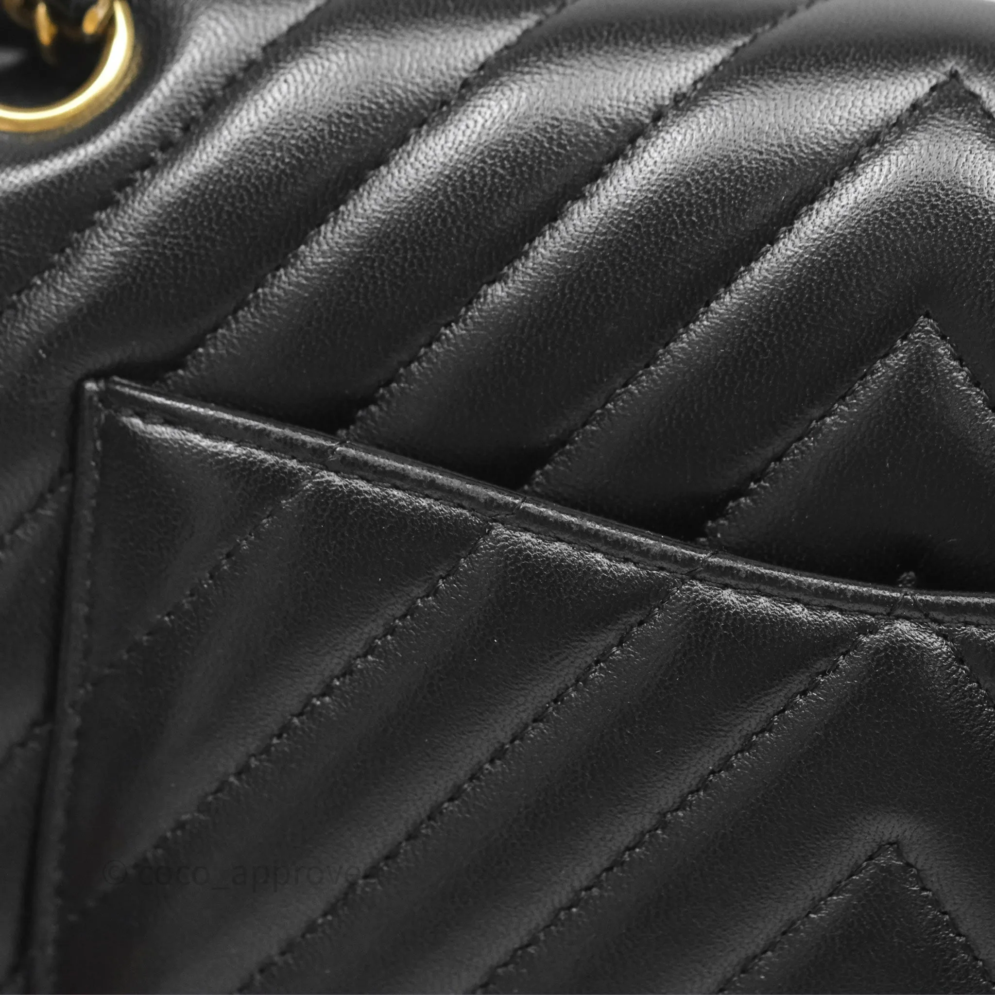 Chanel Classic M/L Medium Flap Chevron Black Lambskin Aged Gold Hardware
