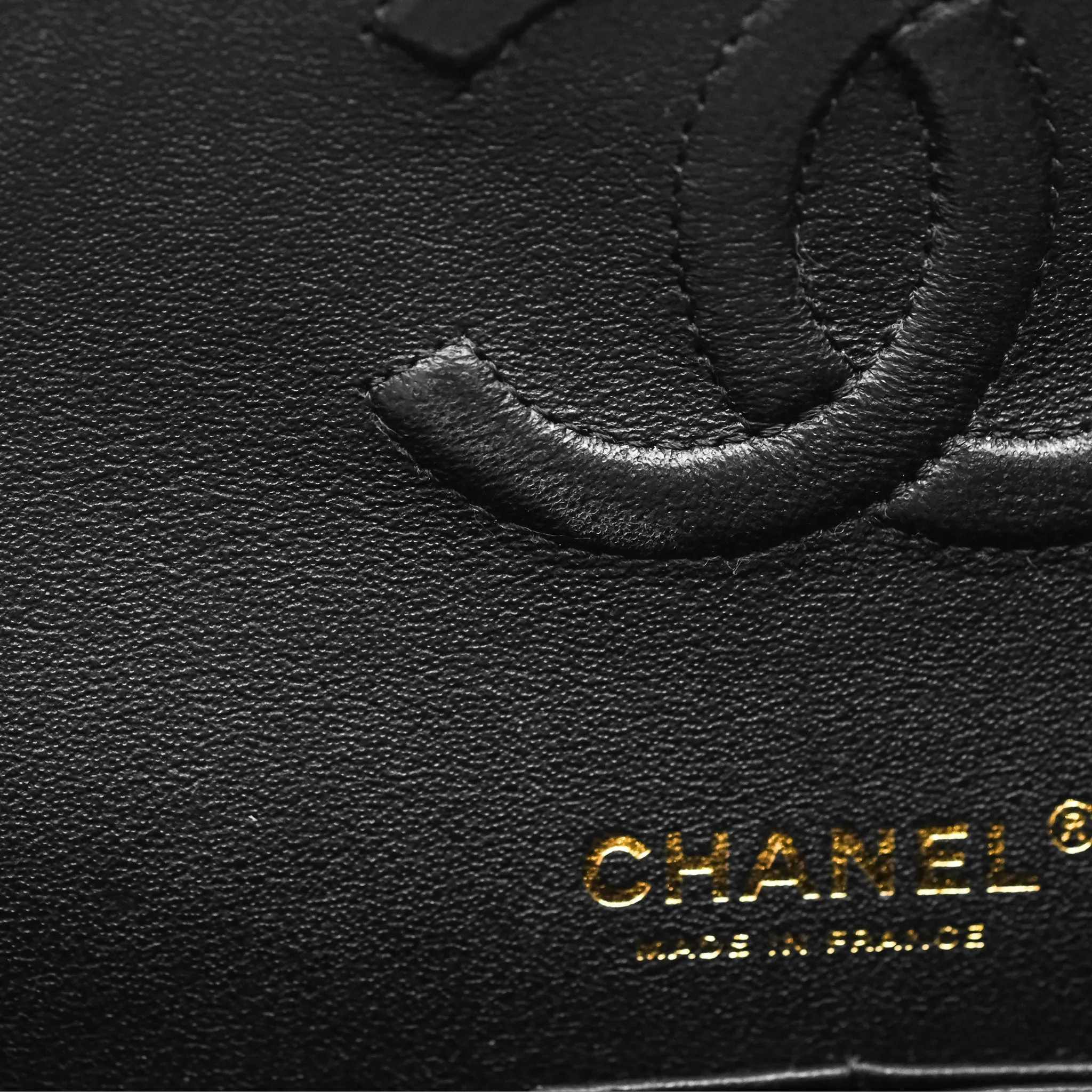 Chanel Classic M/L Medium Flap Chevron Black Lambskin Aged Gold Hardware