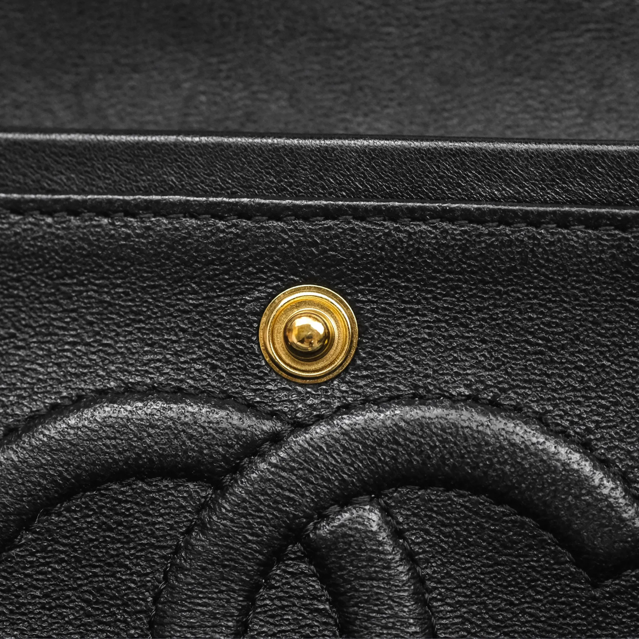 Chanel Classic M/L Medium Flap Chevron Black Lambskin Aged Gold Hardware