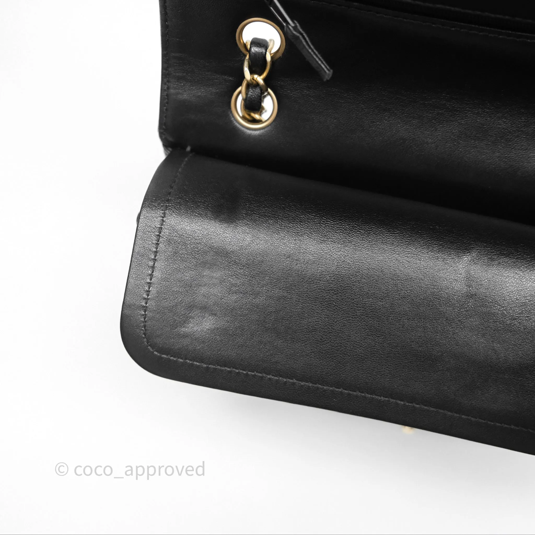 Chanel Classic M/L Medium Flap Chevron Black Lambskin Aged Gold Hardware