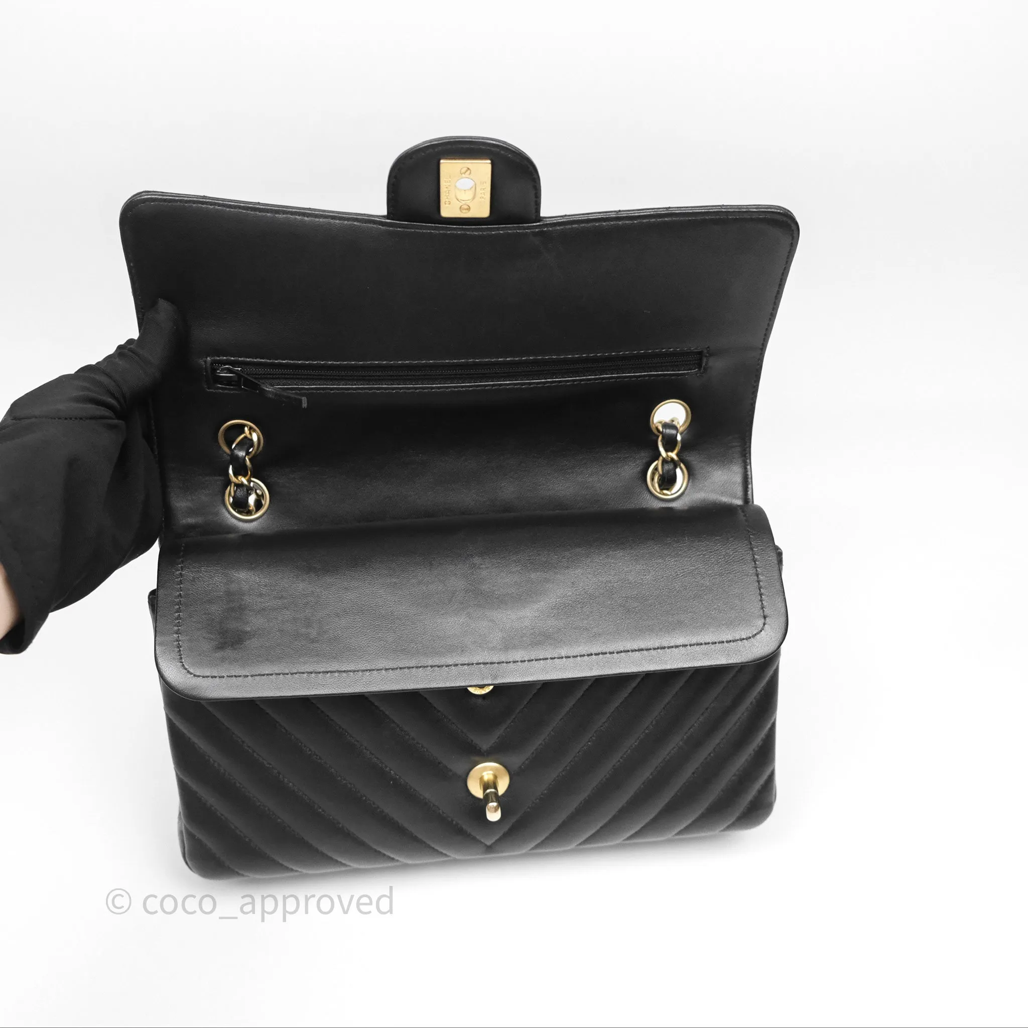 Chanel Classic M/L Medium Flap Chevron Black Lambskin Aged Gold Hardware