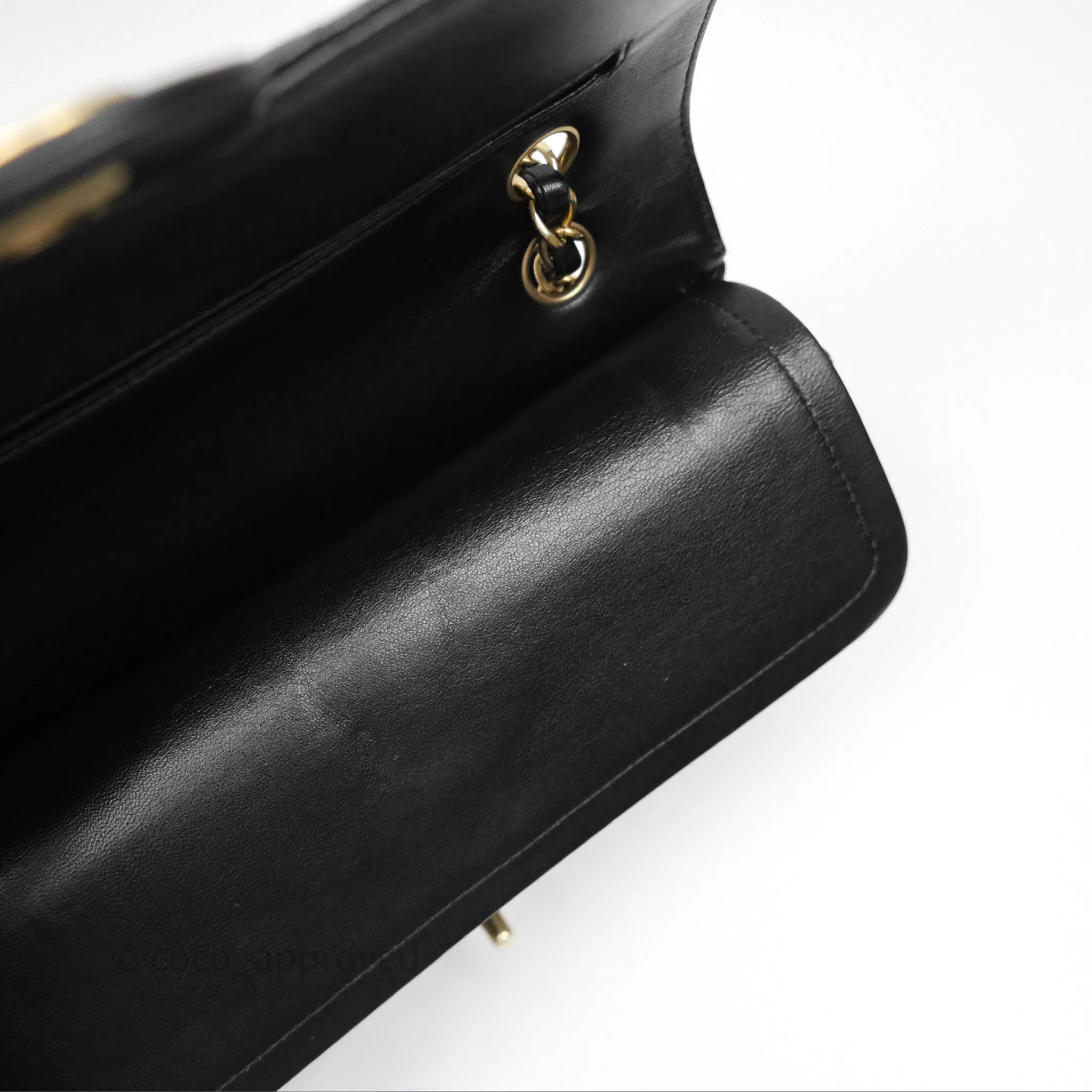 Chanel Classic M/L Medium Flap Chevron Black Lambskin Aged Gold Hardware