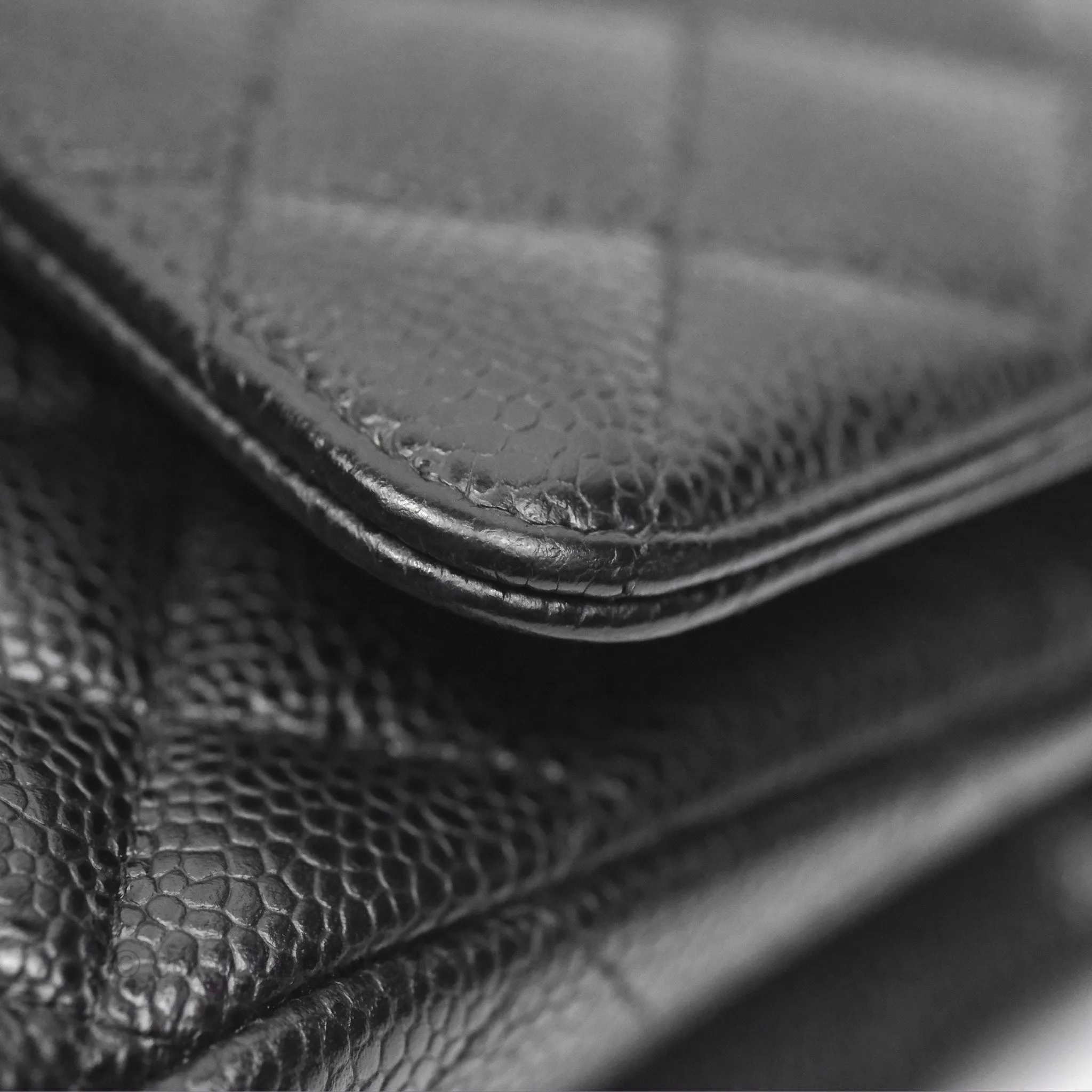Chanel Classic M/L Medium Flap Quilted Black Caviar Gold Hardware