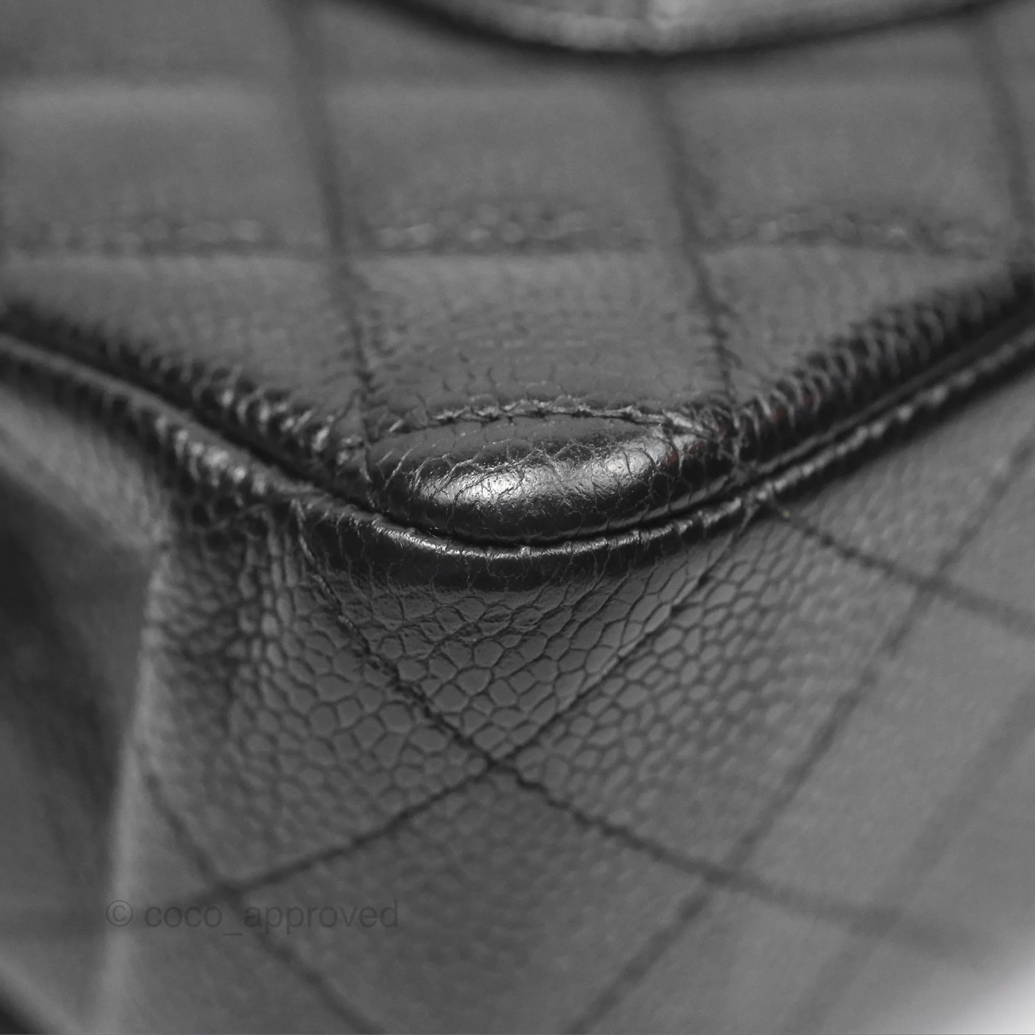 Chanel Classic M/L Medium Flap Quilted Black Caviar Gold Hardware