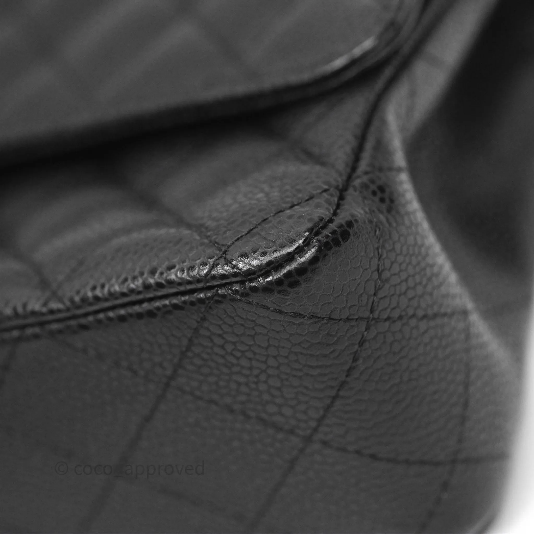 Chanel Classic M/L Medium Flap Quilted Black Caviar Gold Hardware