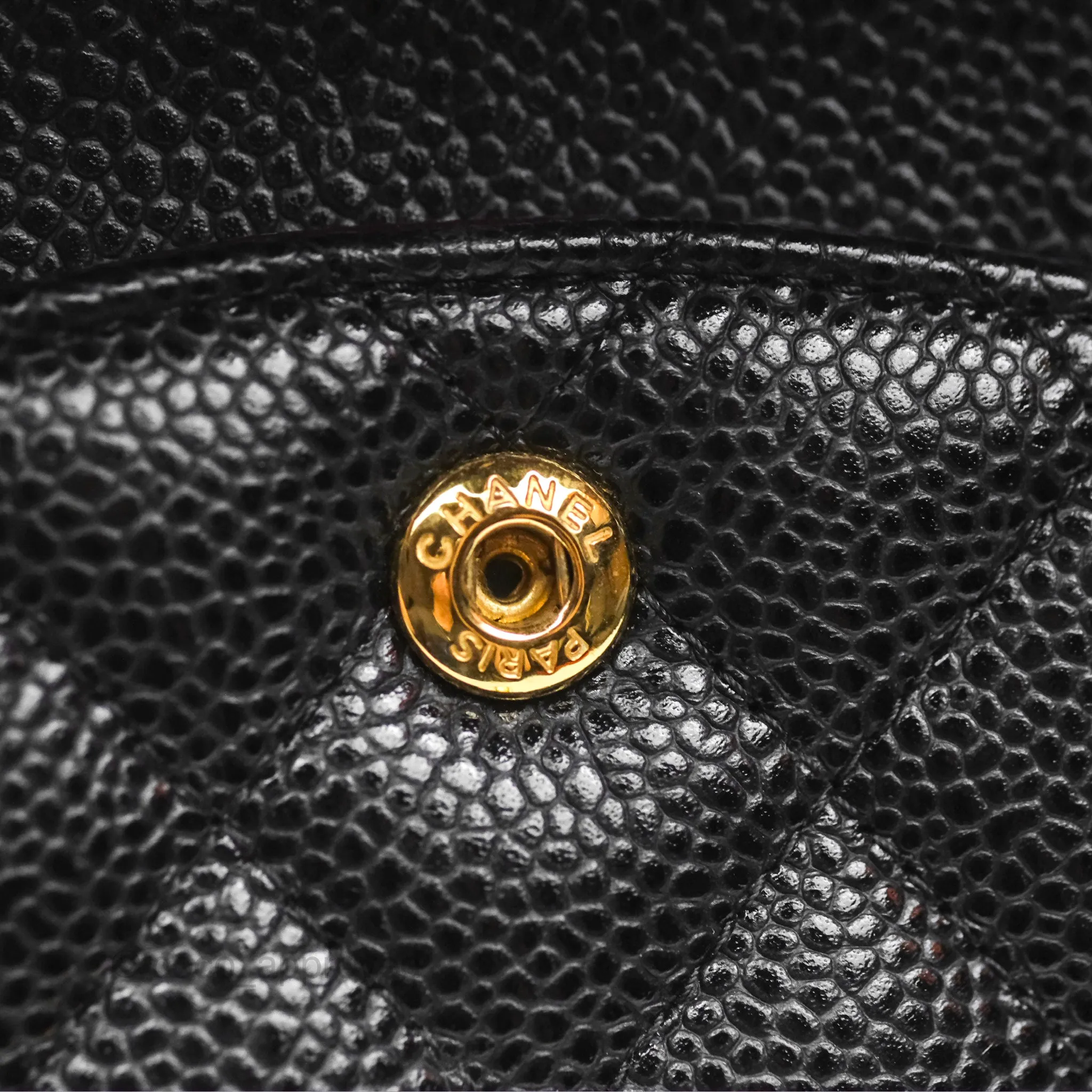 Chanel Classic M/L Medium Flap Quilted Black Caviar Gold Hardware