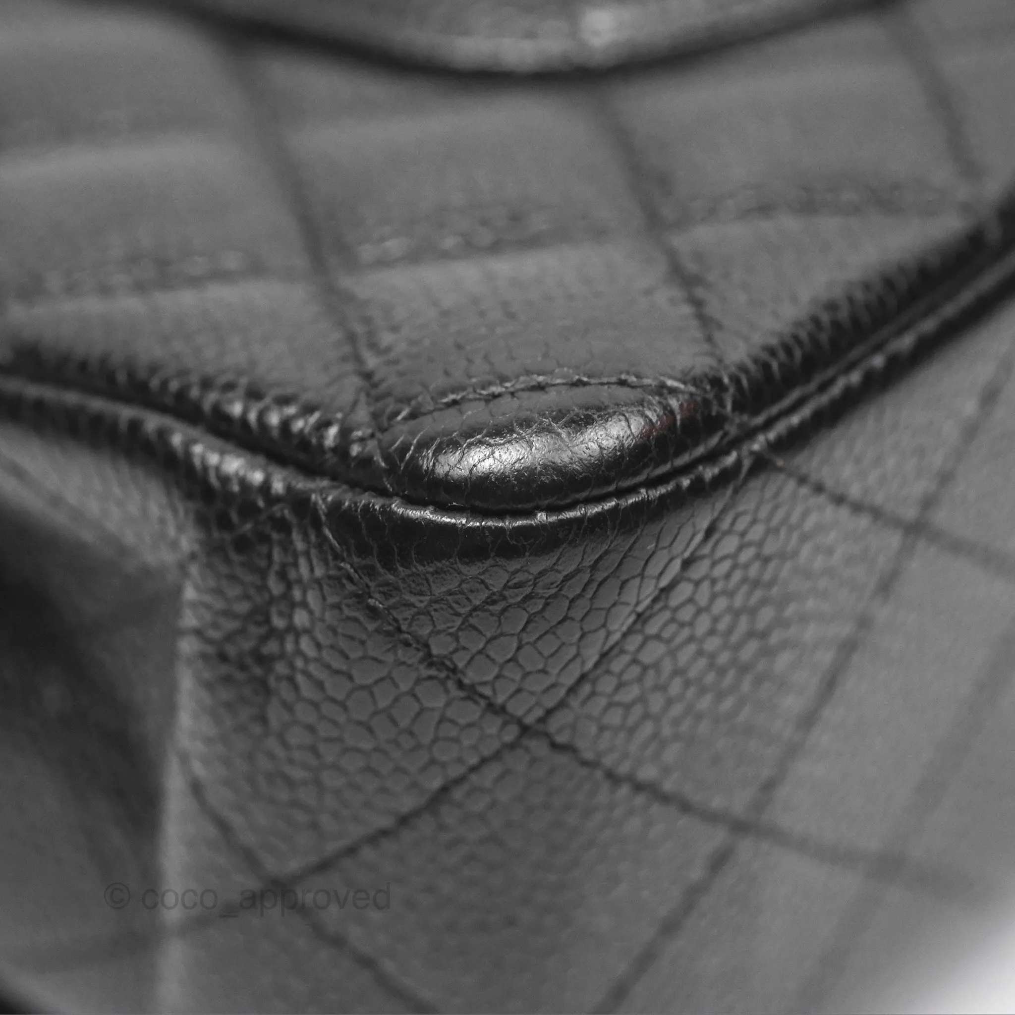 Chanel Classic M/L Medium Flap Quilted Black Caviar Gold Hardware