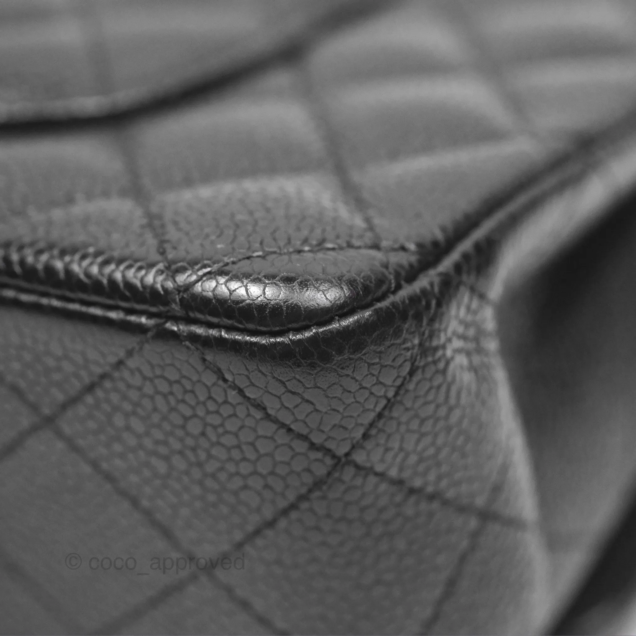 Chanel Classic M/L Medium Flap Quilted Black Caviar Gold Hardware