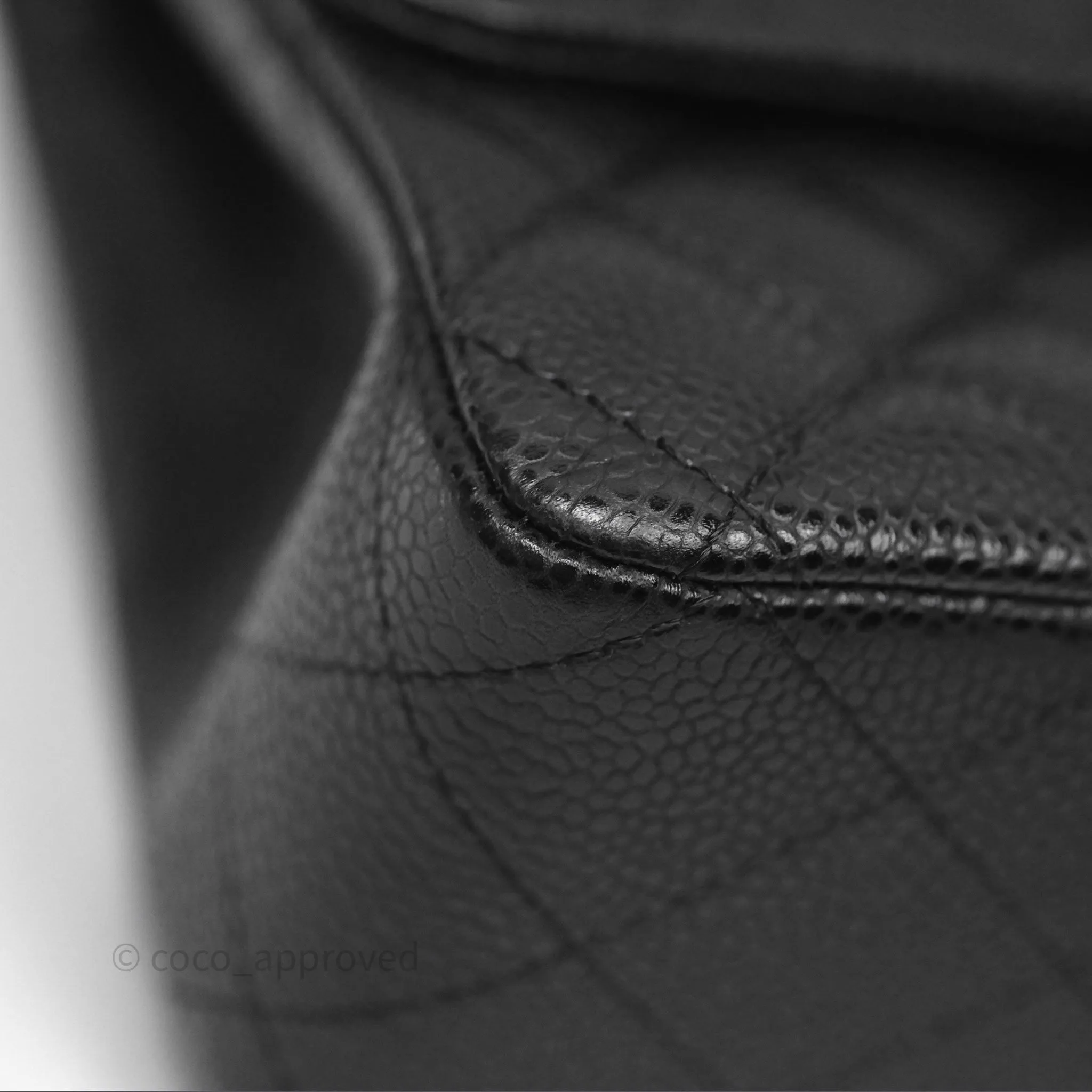 Chanel Classic M/L Medium Flap Quilted Black Caviar Gold Hardware