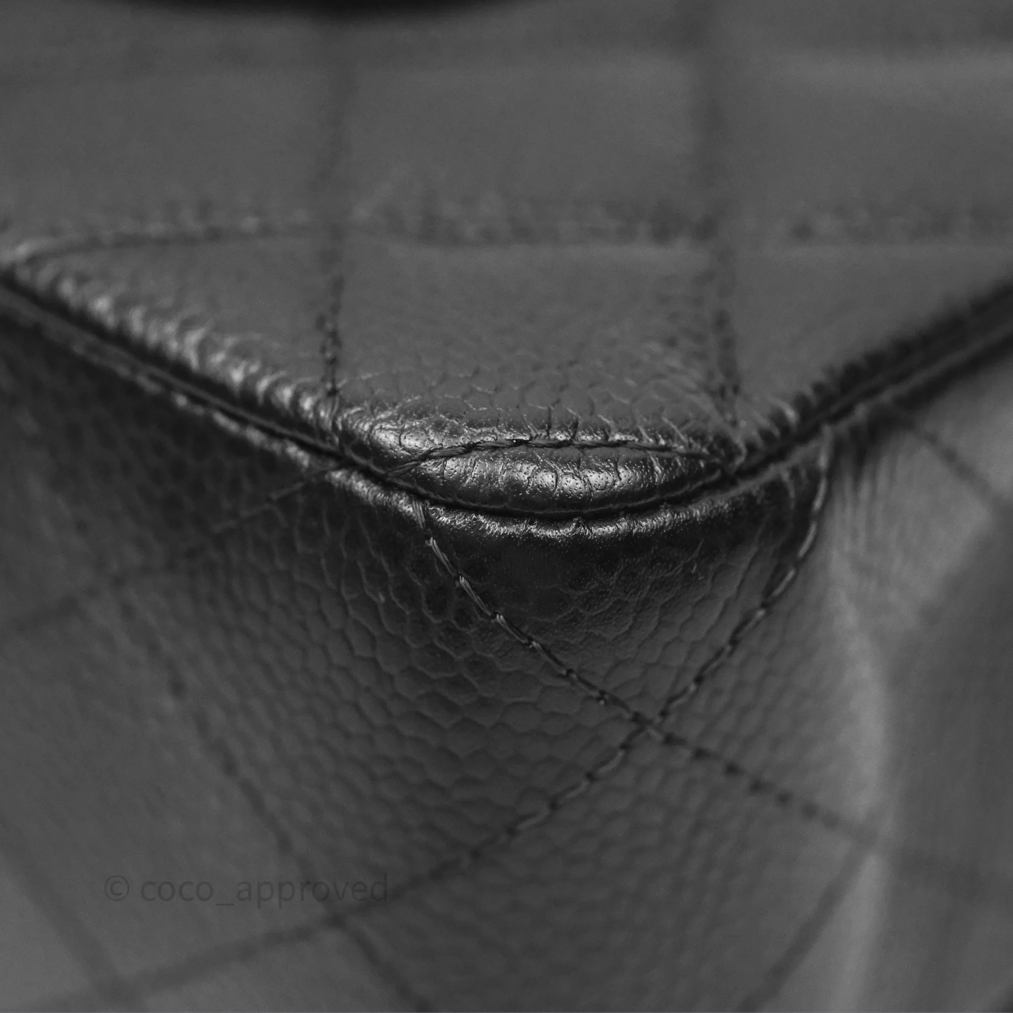 Chanel Classic M/L Medium Flap Quilted Black Caviar Silver Hardware