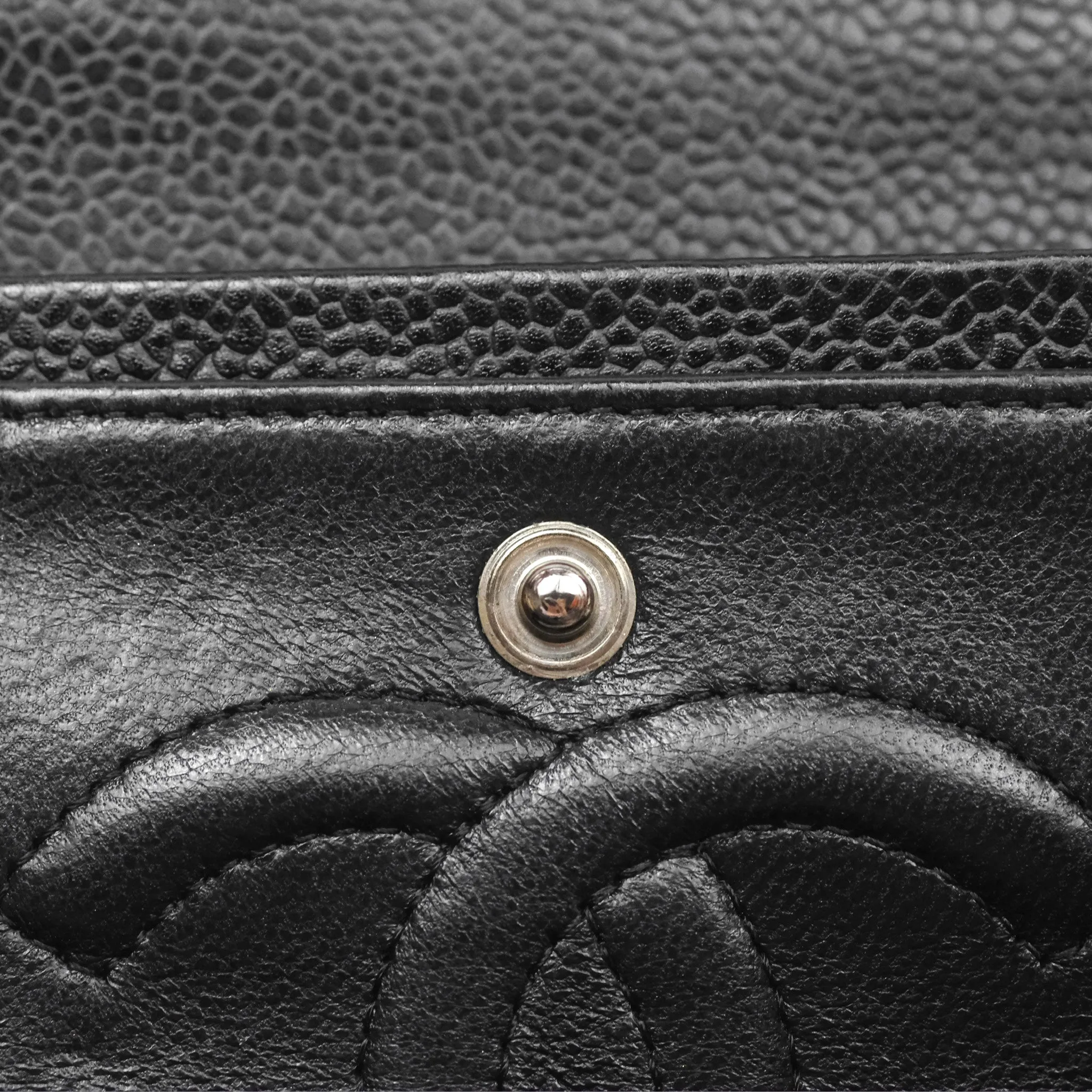 Chanel Classic M/L Medium Flap Quilted Black Caviar Silver Hardware