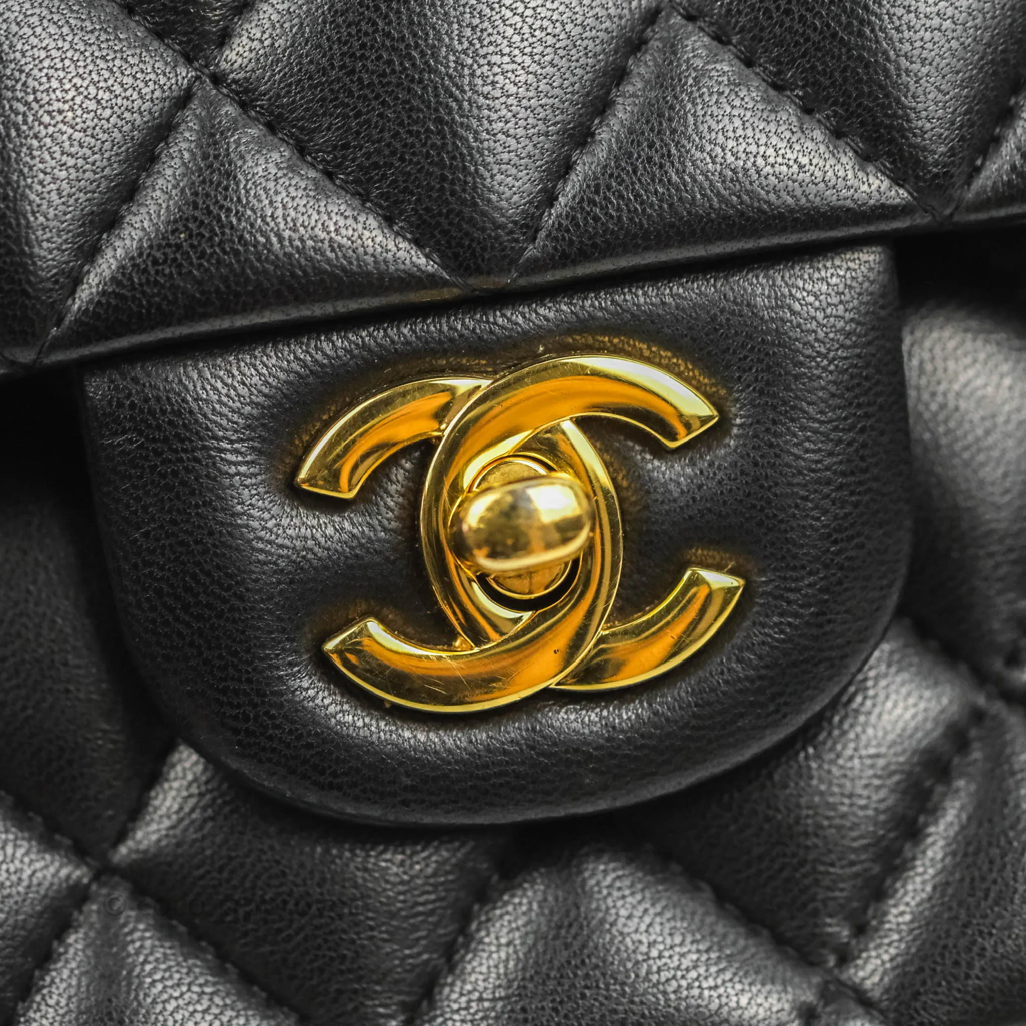 Chanel Classic M/L Medium Flap Quilted Black Lambskin Gold Hardware