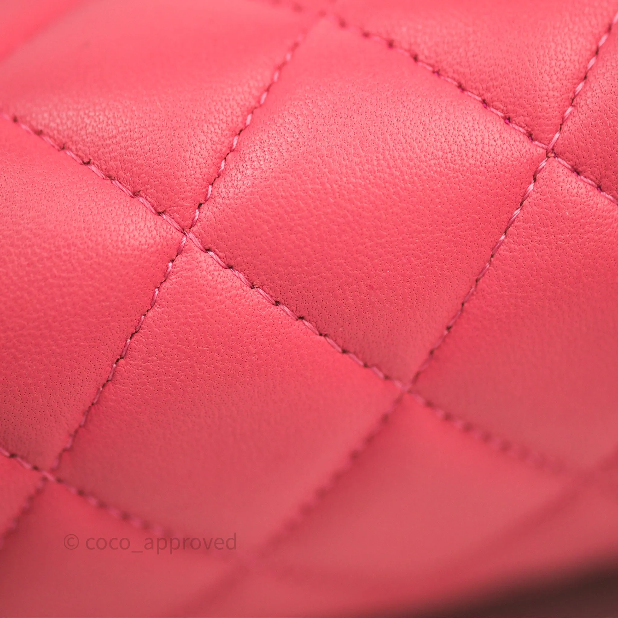 Chanel M/L Medium Flap Bag Valentine Limited Edition Pink Lambskin Gold Hardware