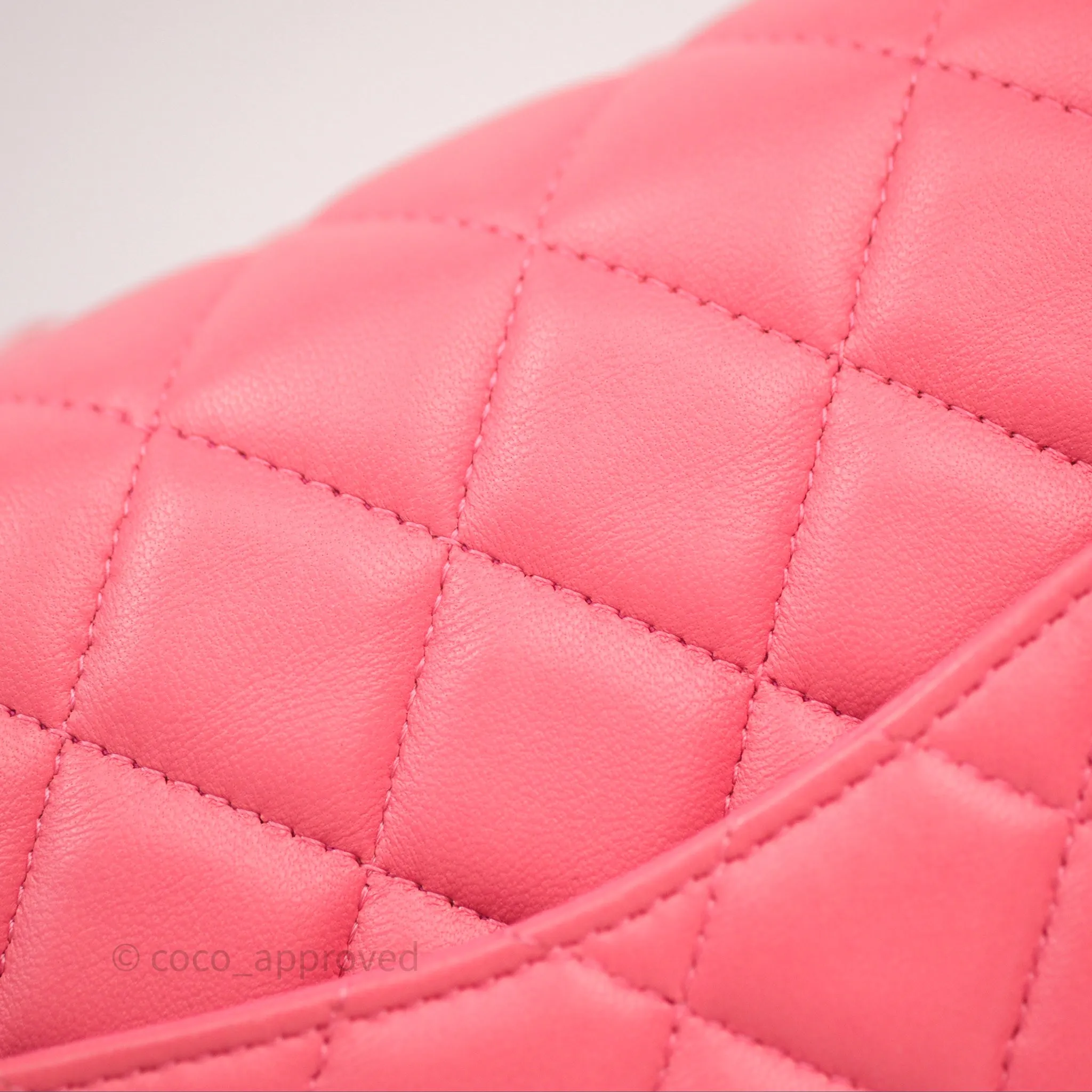 Chanel M/L Medium Flap Bag Valentine Limited Edition Pink Lambskin Gold Hardware