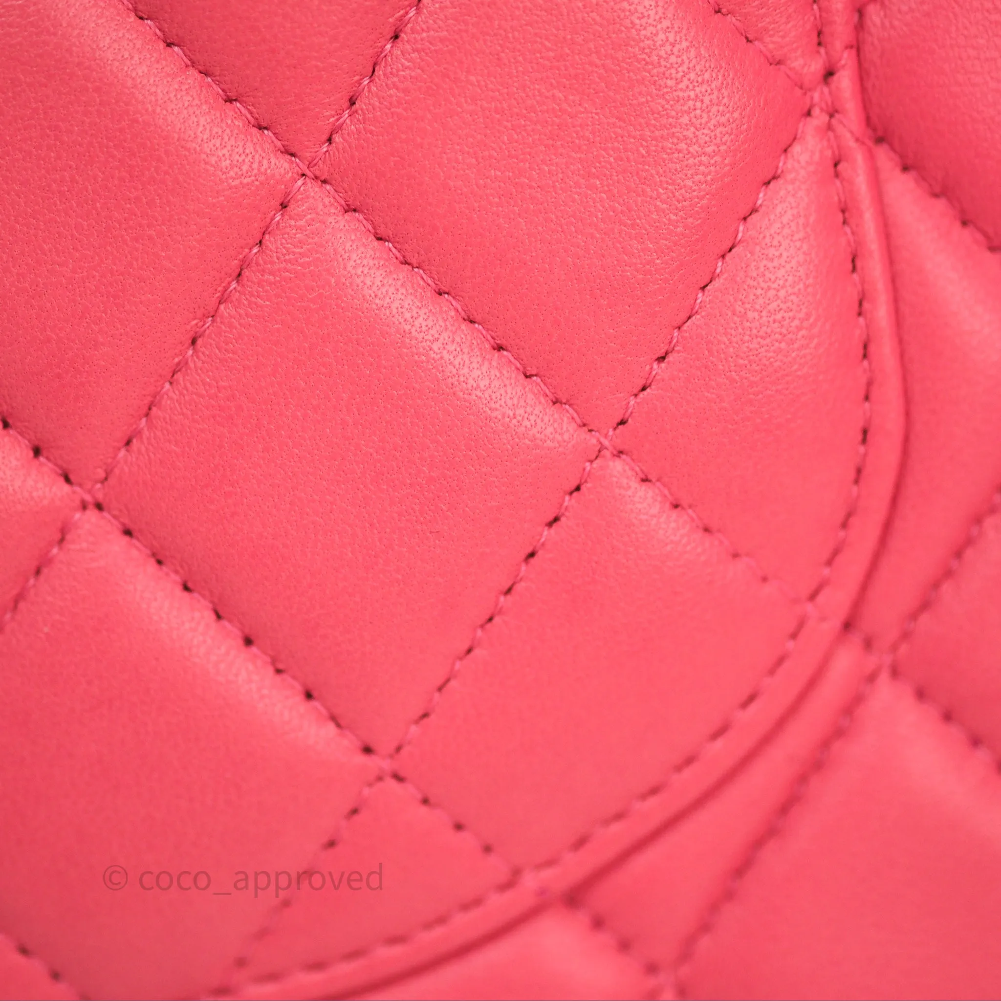 Chanel M/L Medium Flap Bag Valentine Limited Edition Pink Lambskin Gold Hardware