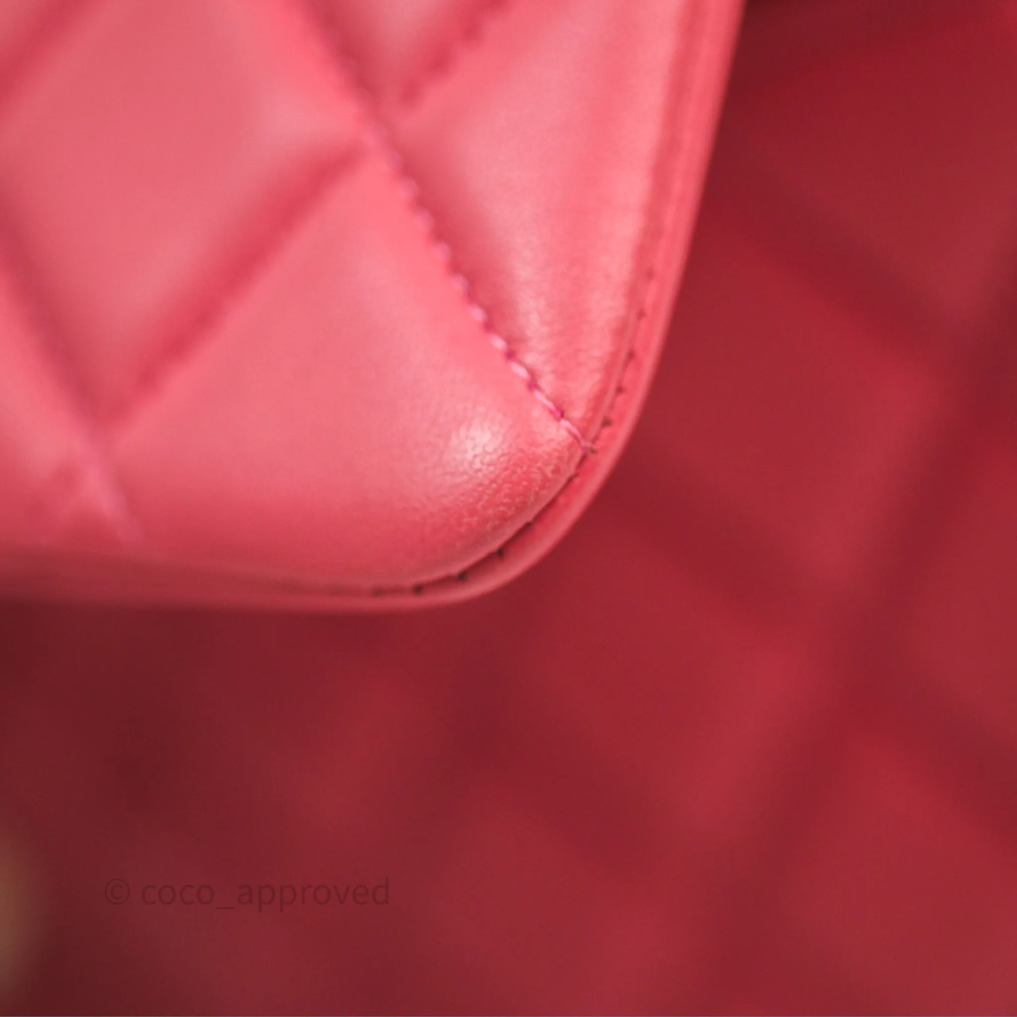 Chanel M/L Medium Flap Bag Valentine Limited Edition Pink Lambskin Gold Hardware