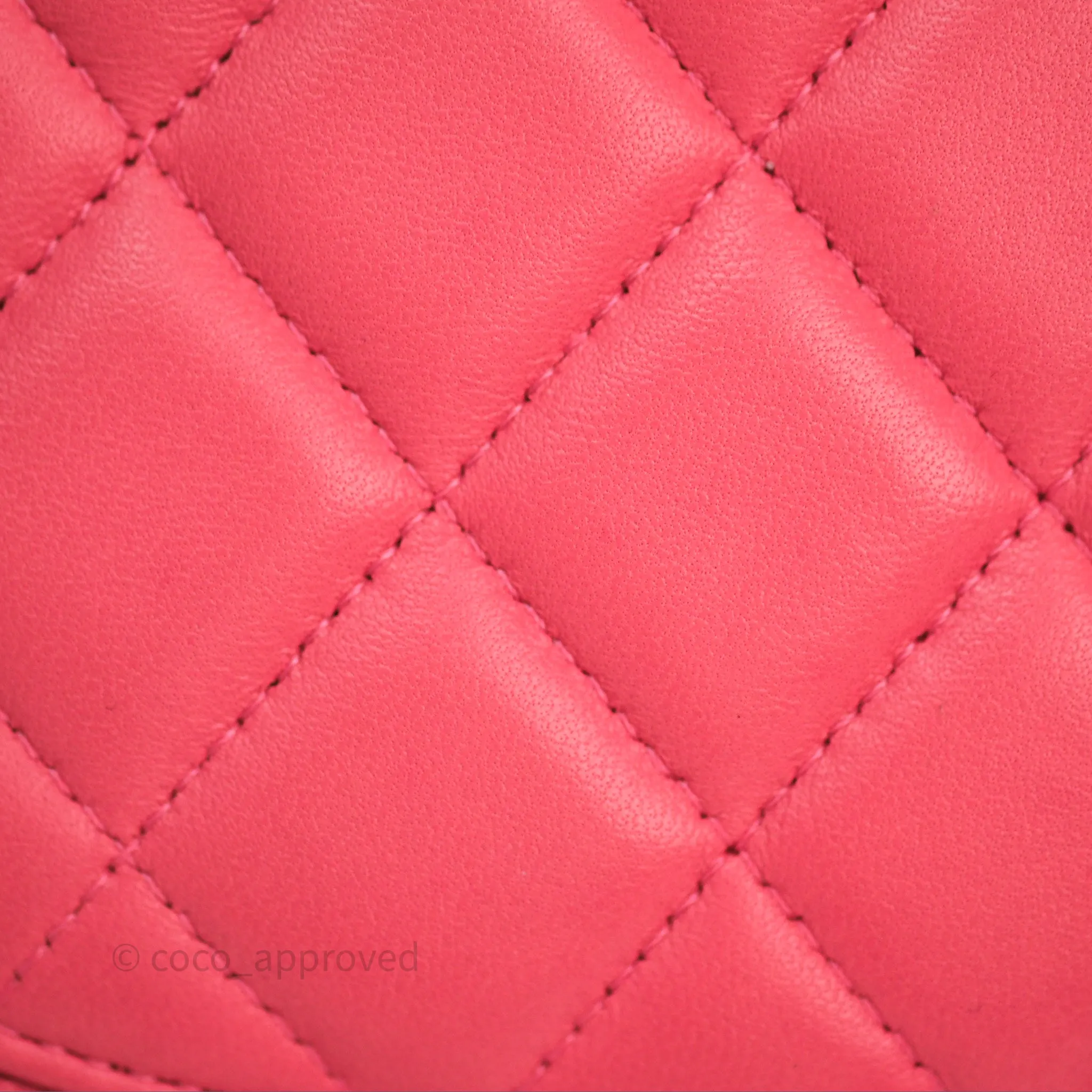 Chanel M/L Medium Flap Bag Valentine Limited Edition Pink Lambskin Gold Hardware