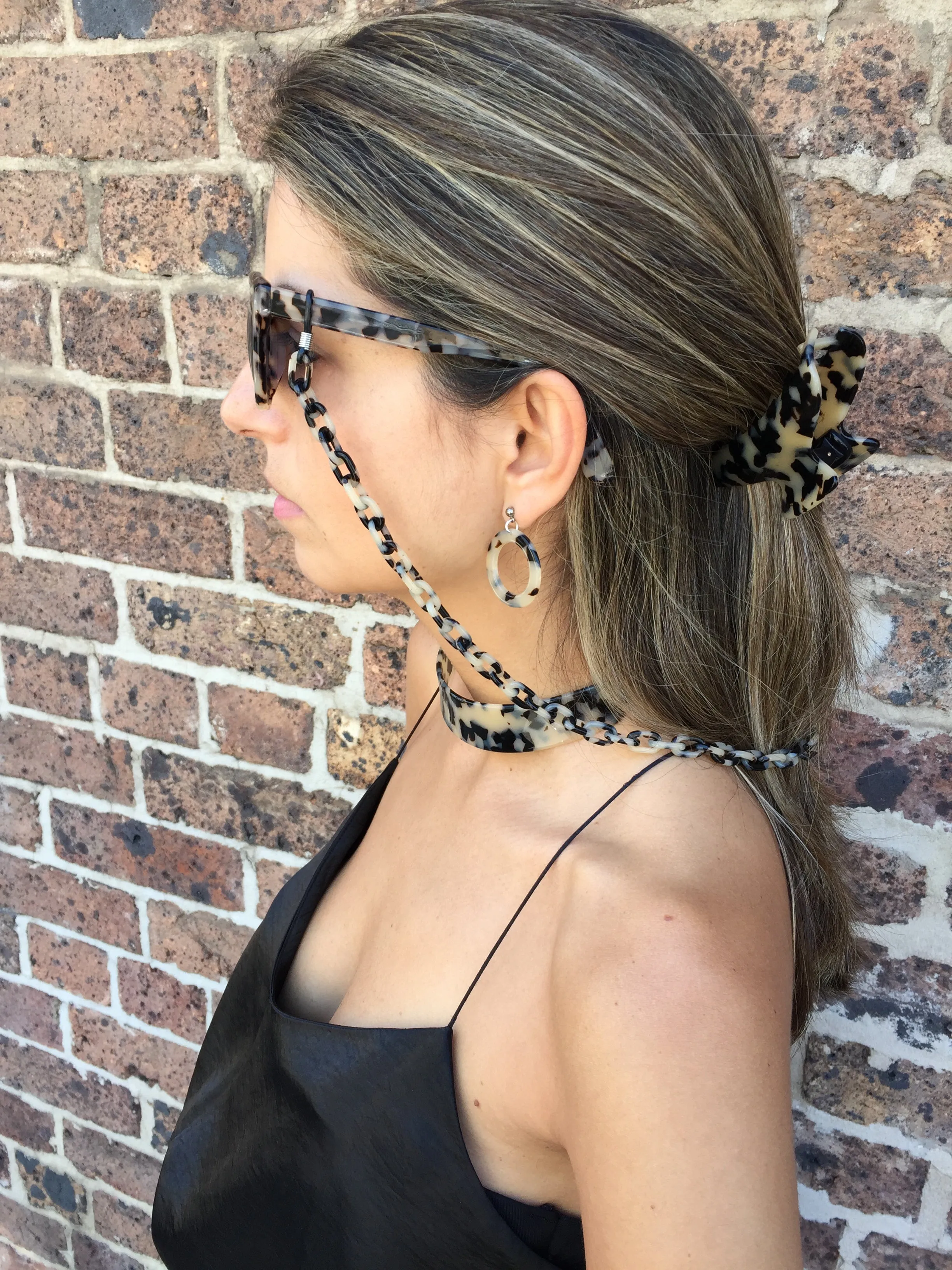Classic Black Sunglasses Chain