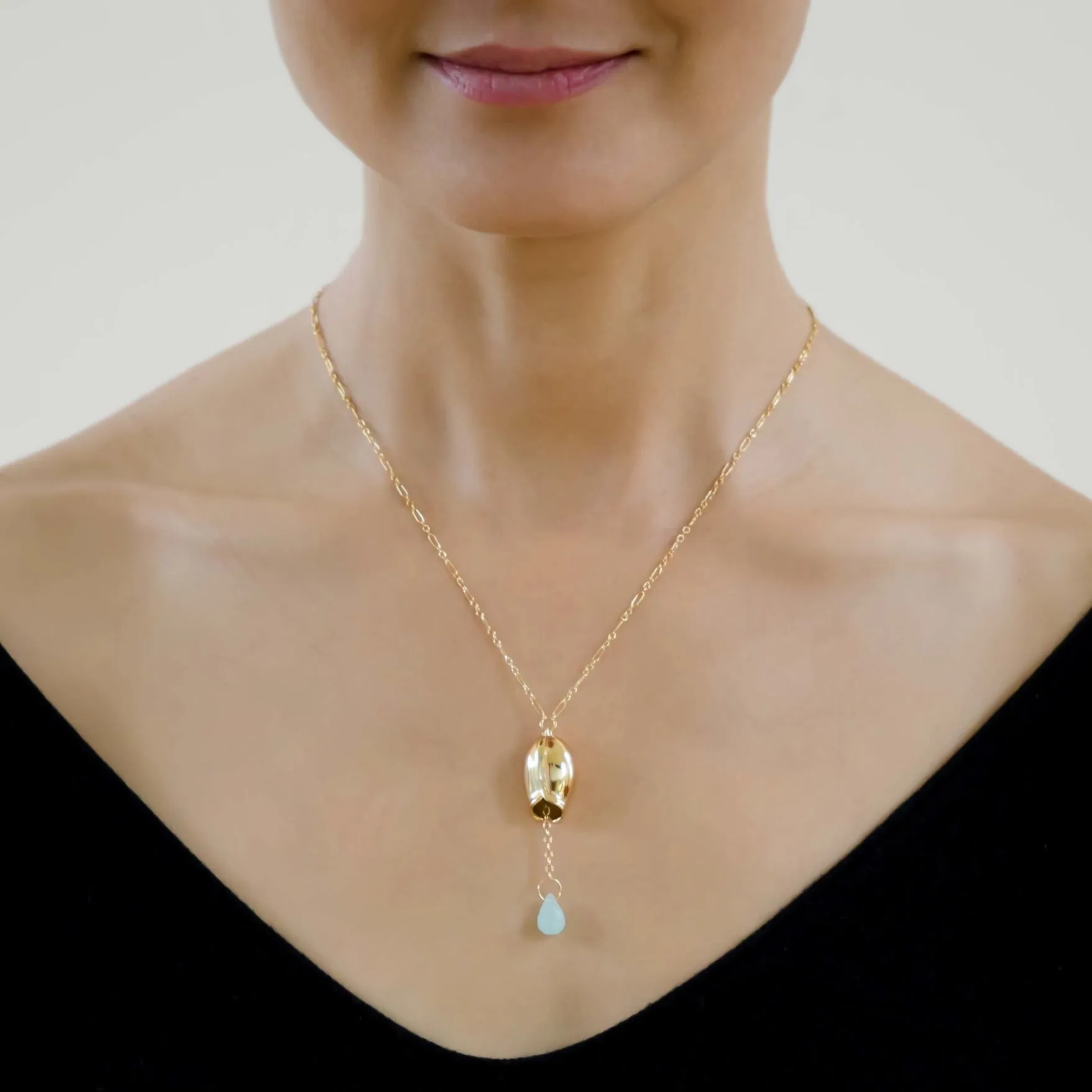 Classic pod and gemstone necklace
