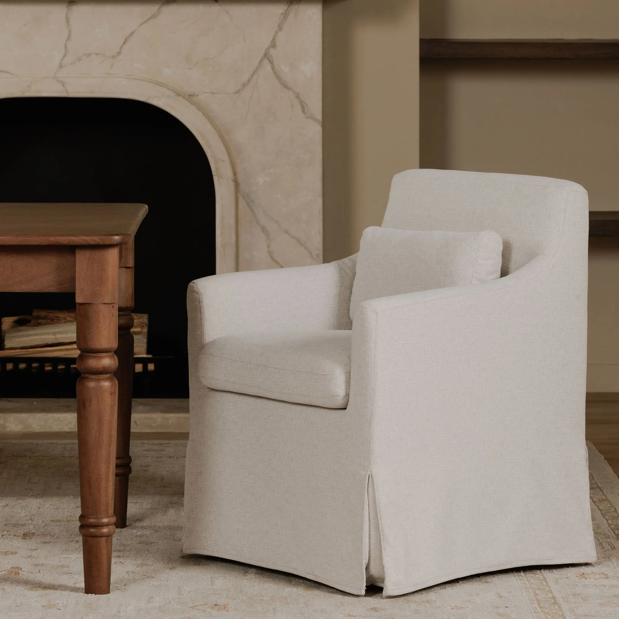 Elegant Curve Dining Chair with Removable Cover