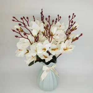 Elegant Magnolia & Freesia Wedding Décor