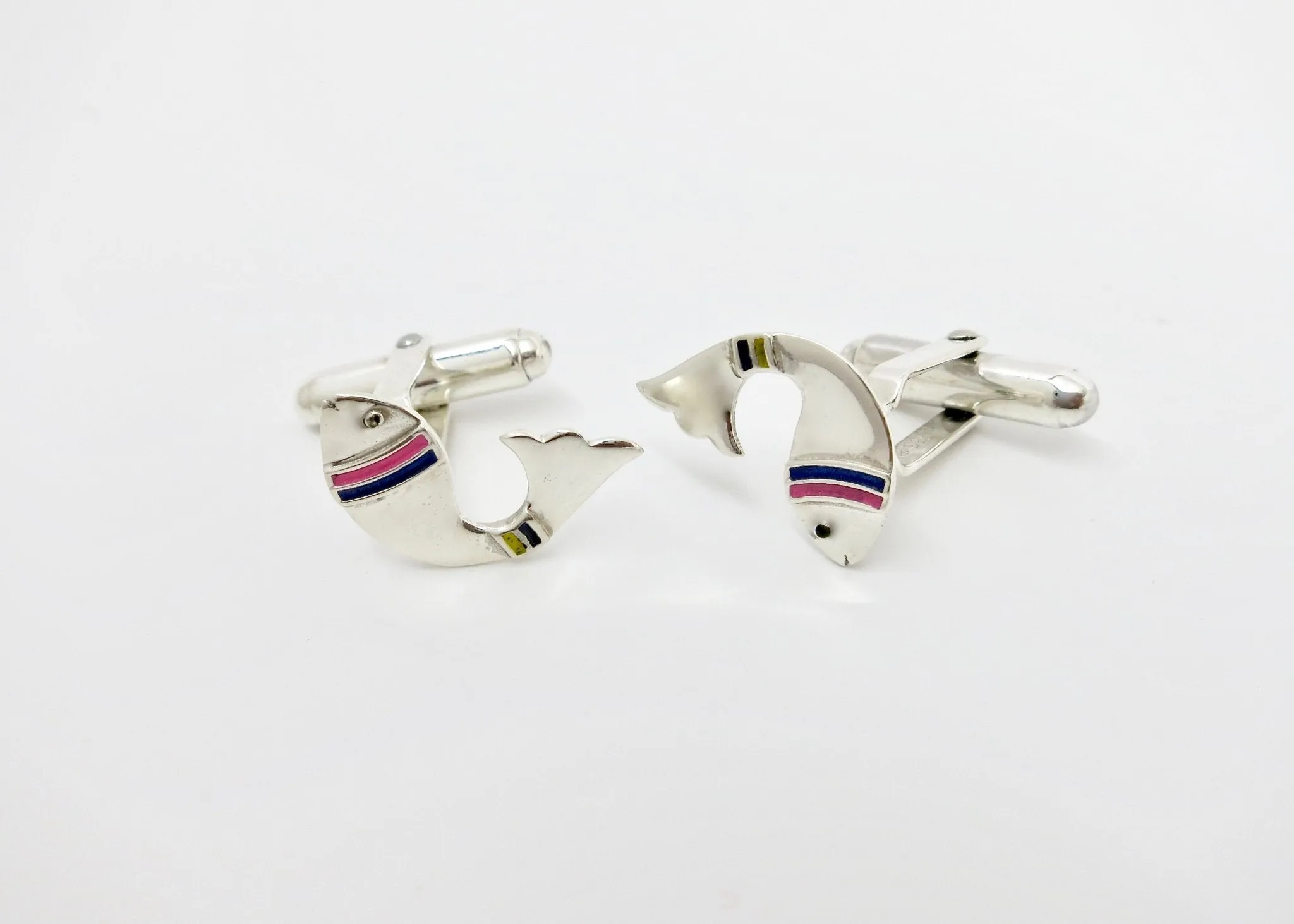 Elegant 'meen' fish cufflinks