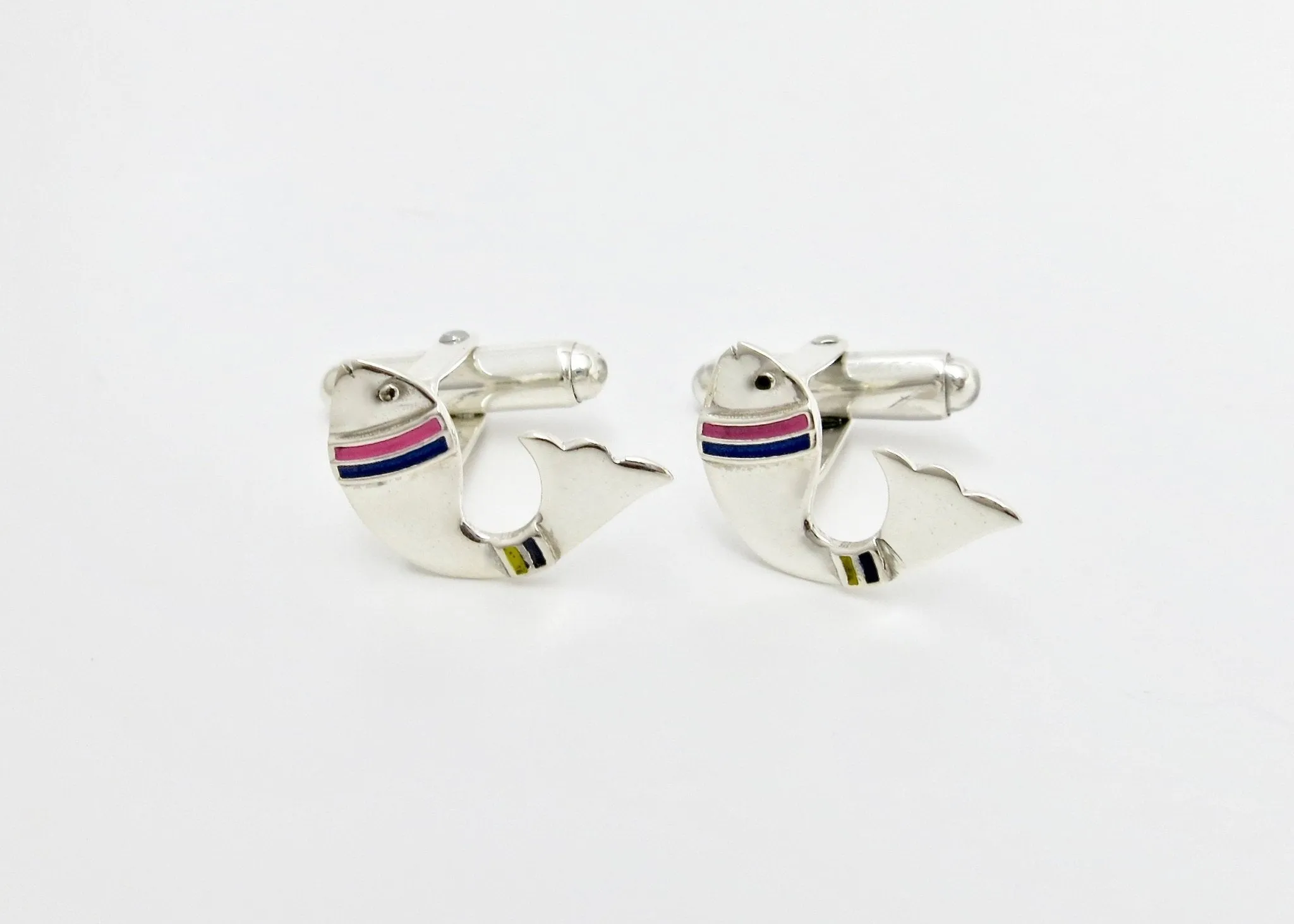 Elegant 'meen' fish cufflinks