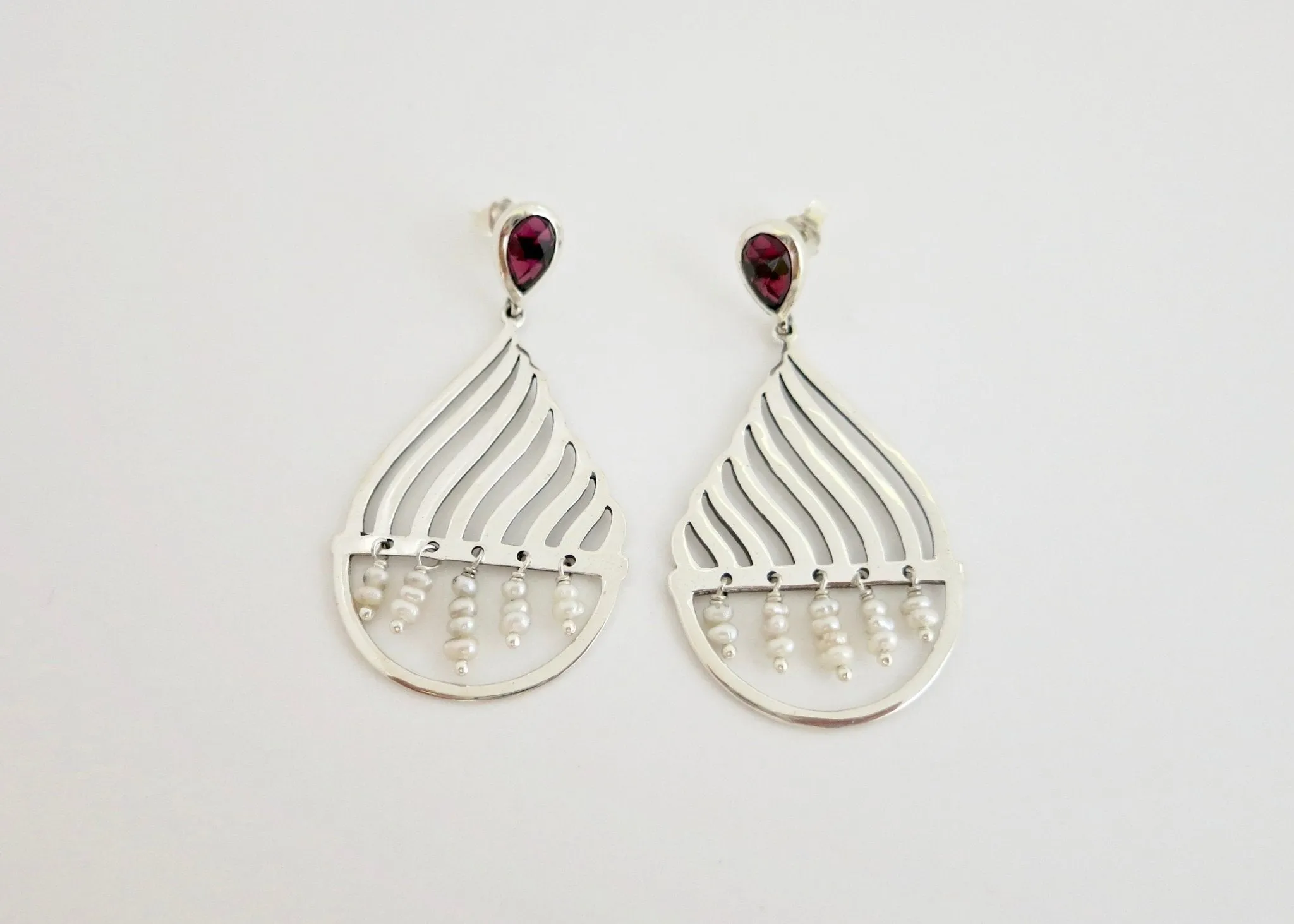 Exquisite, dancing 'jhalar' pearl and garnet earrings