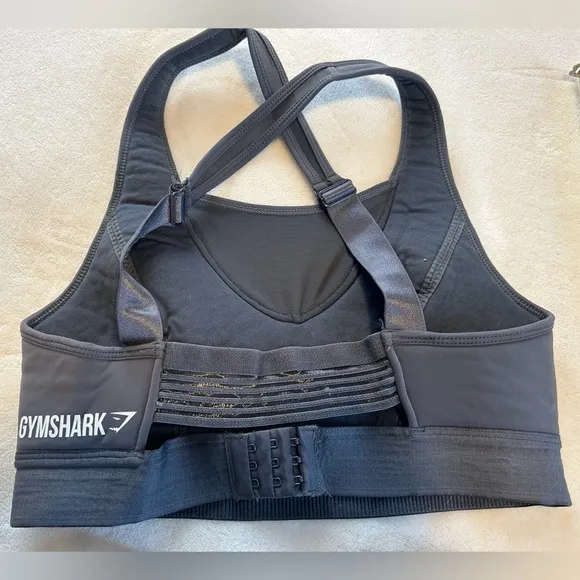 Gymshark medium sports bra black workout fitness cardio sweat athletic athlete