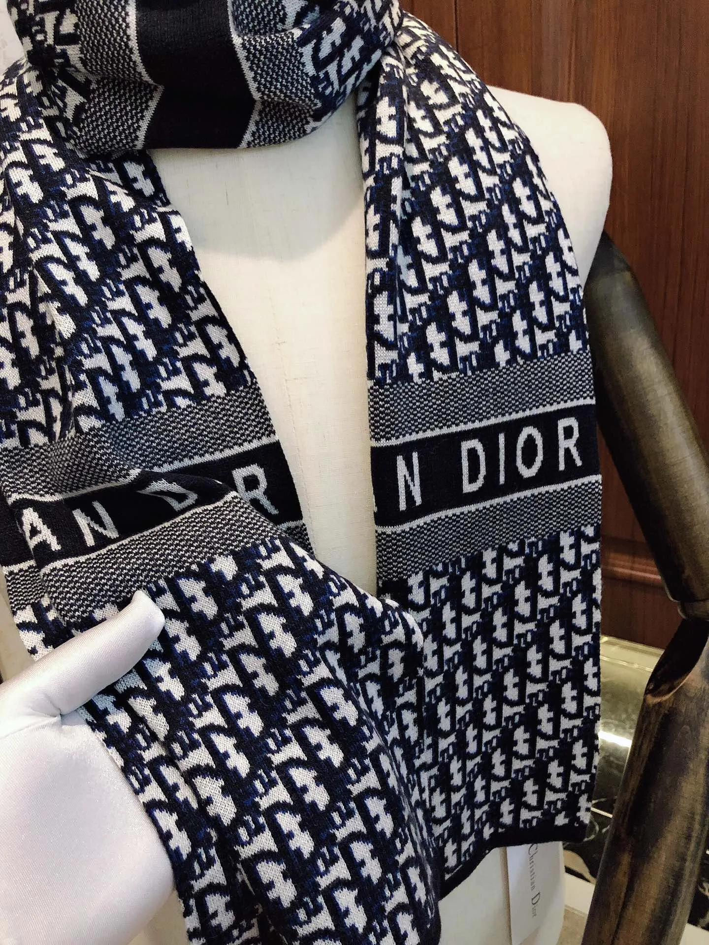 High-end CD cashmere knitted scarf