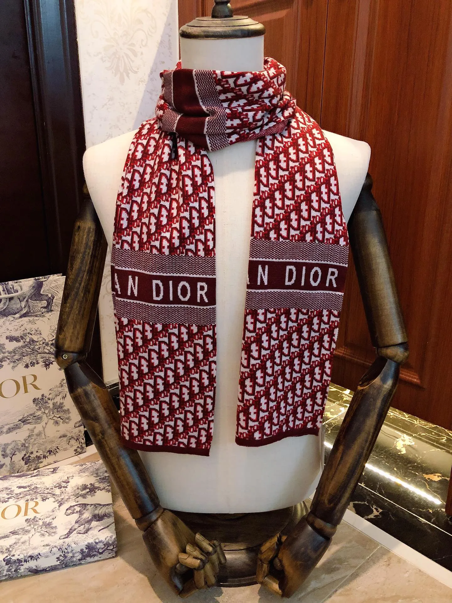 High-end CD cashmere knitted scarf