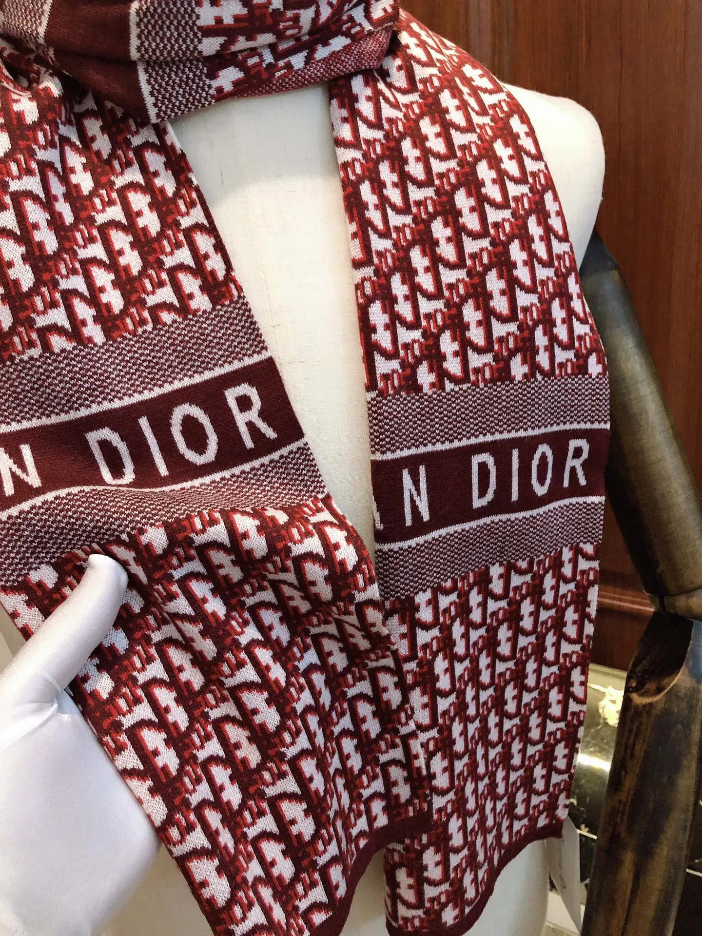 High-end CD cashmere knitted scarf