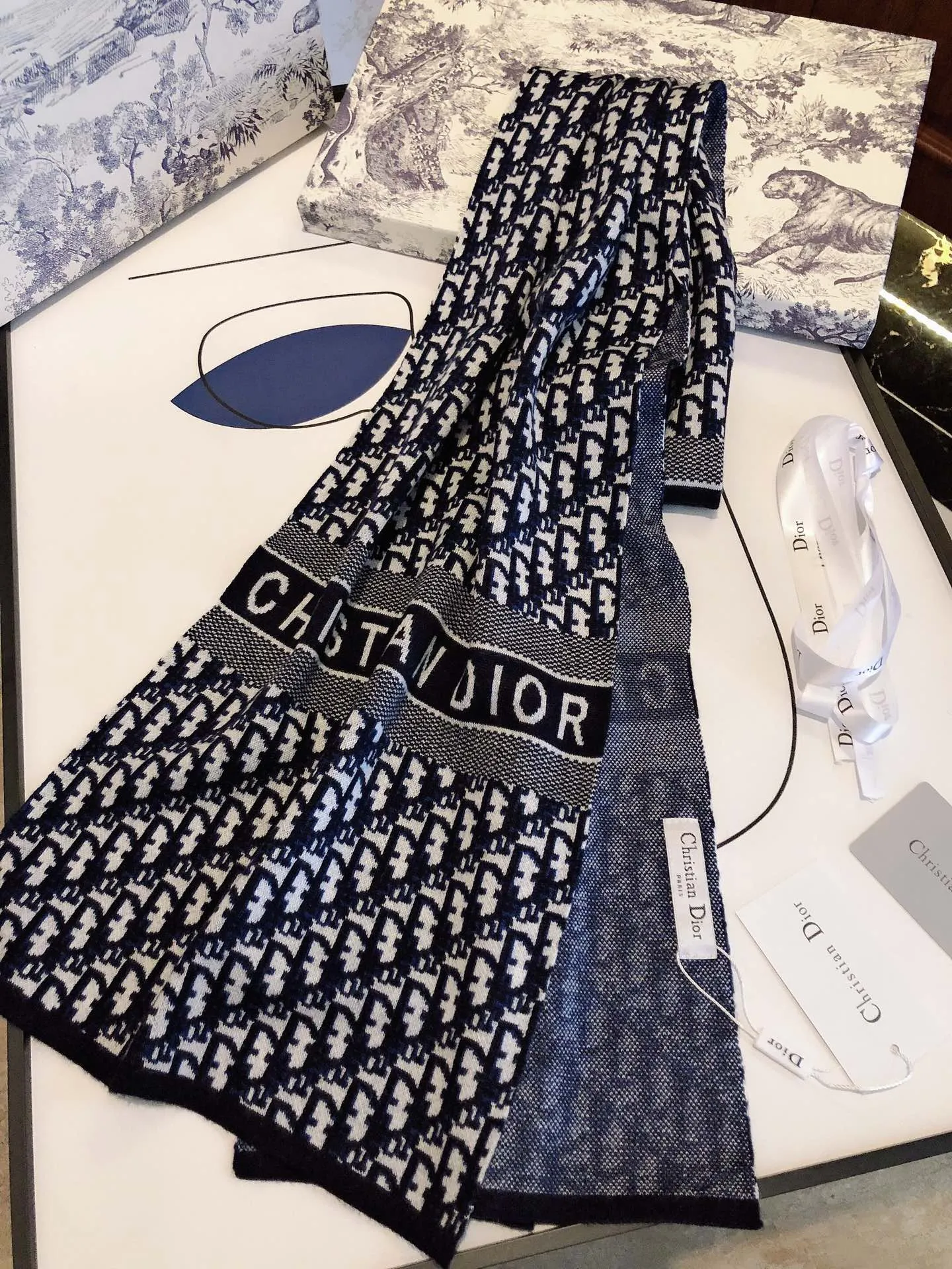 High-end CD cashmere knitted scarf