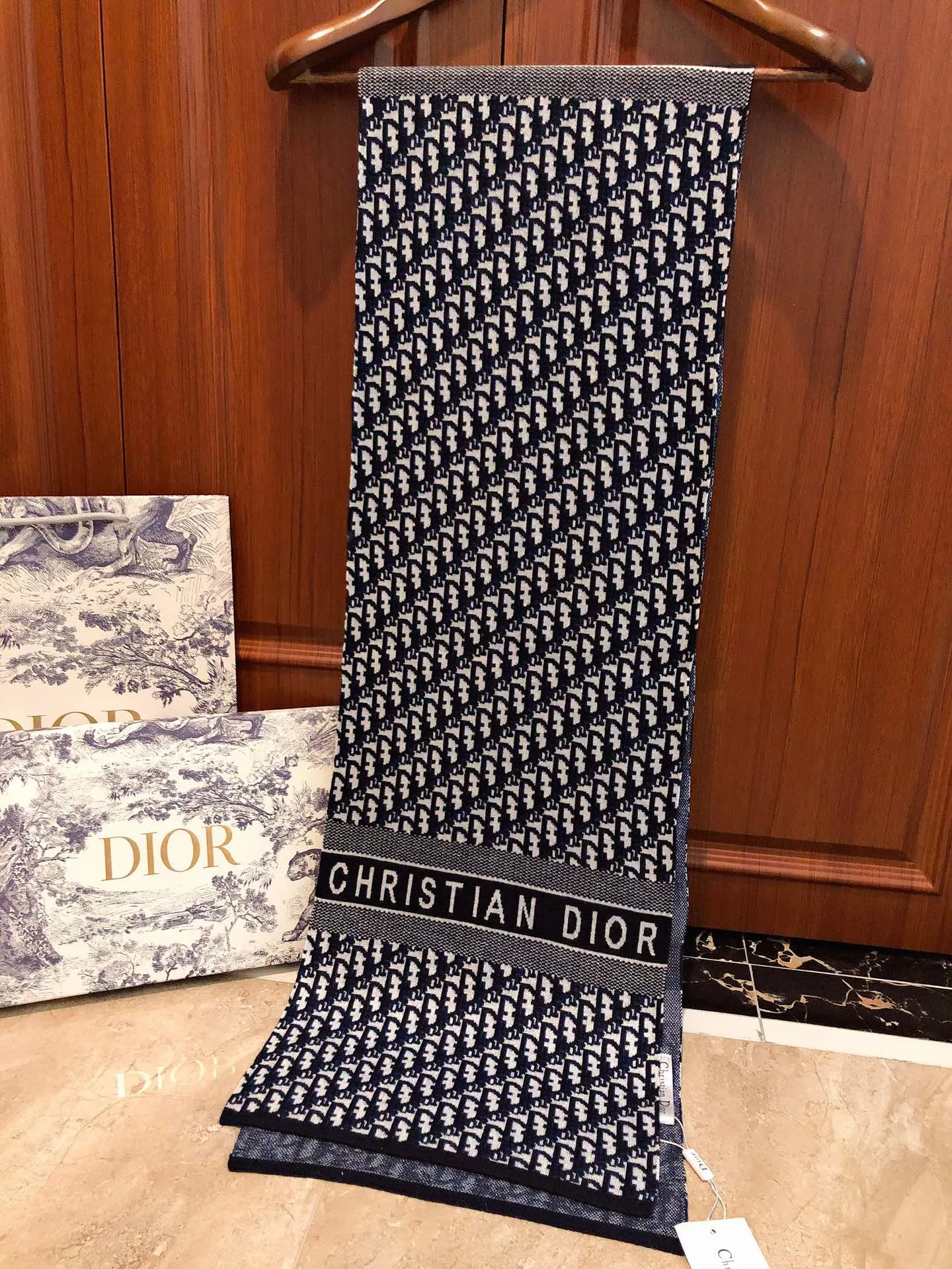 High-end CD cashmere knitted scarf
