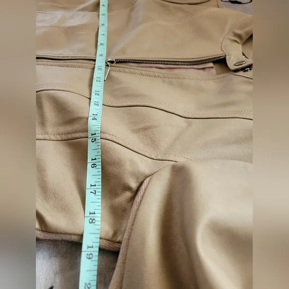 ✨️HP✨️Mo-Ka | Women's Tan Faux Leather Moto Jacket (SIZE S)