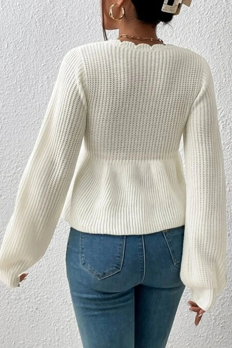 HWR1192 Scalloped V-Neck Knit Top