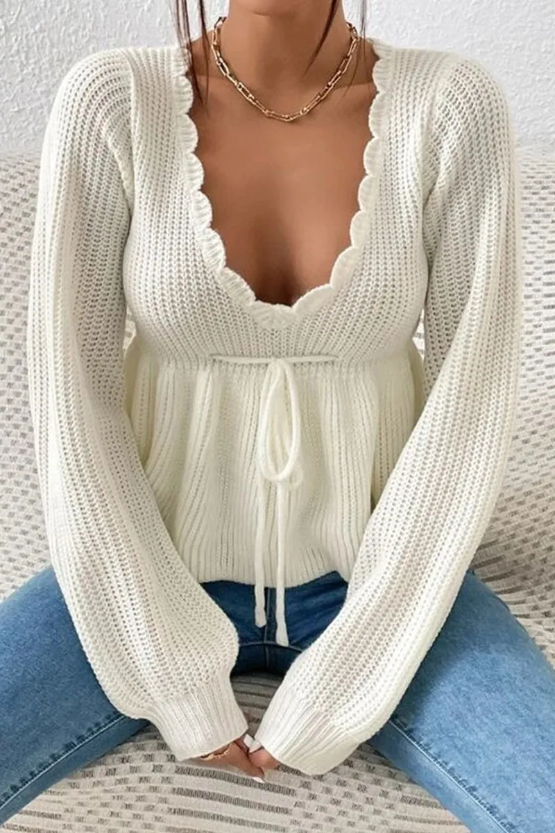 HWR1192 Scalloped V-Neck Knit Top