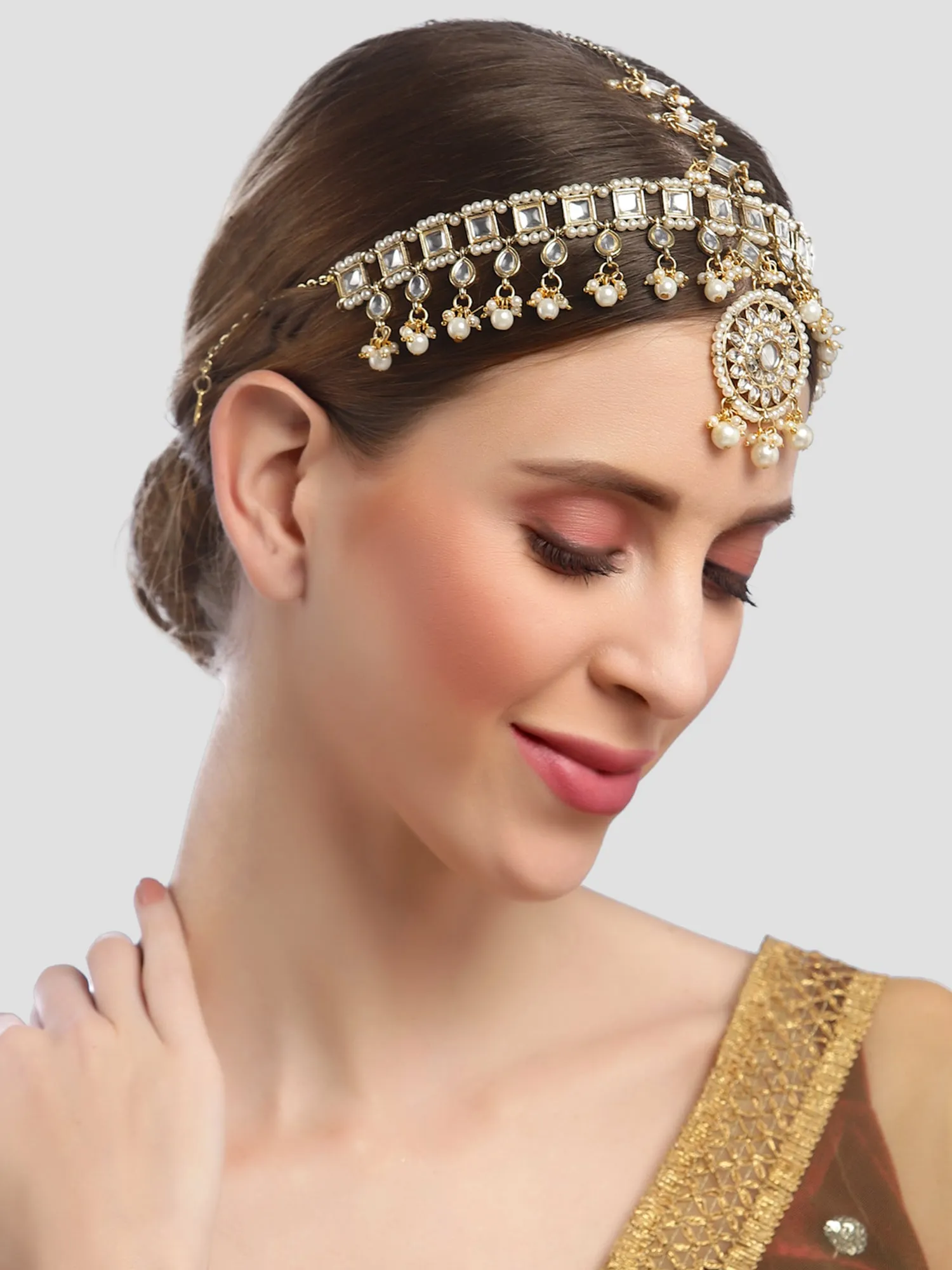 Karatcart Gold Plated Floral Shape Pearl Studded Handcrafted Kundan Mathapatti for Women