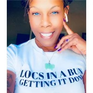 LOCS IN A BUN TEE (WHT)