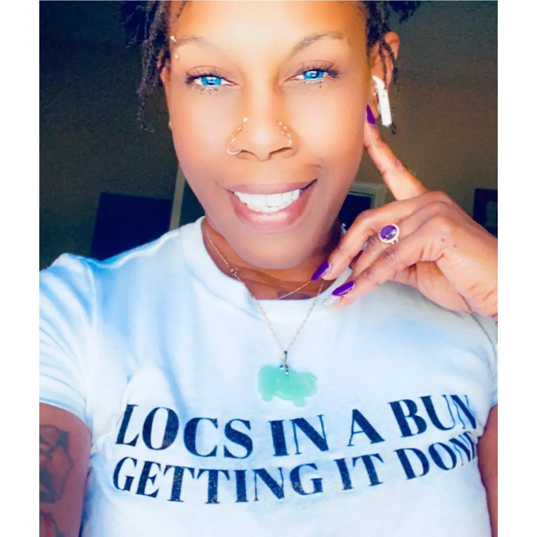 LOCS IN A BUN TEE (WHT)