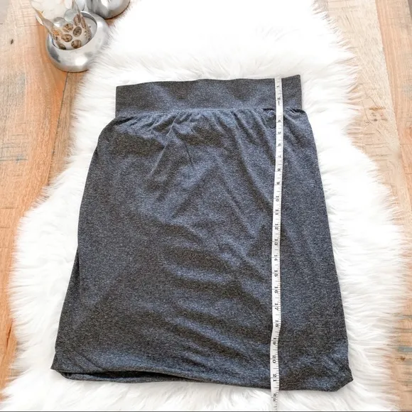 Lululemon Boulevard Bliss Skirt Grey Size: Medium 8-10