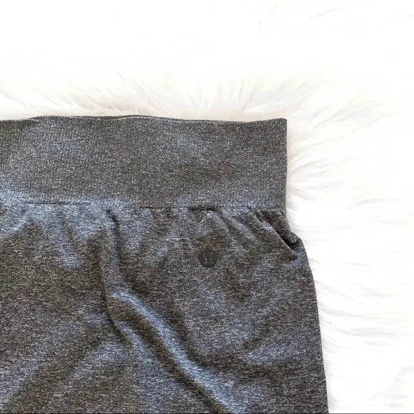 Lululemon Boulevard Bliss Skirt Grey Size: Medium 8-10