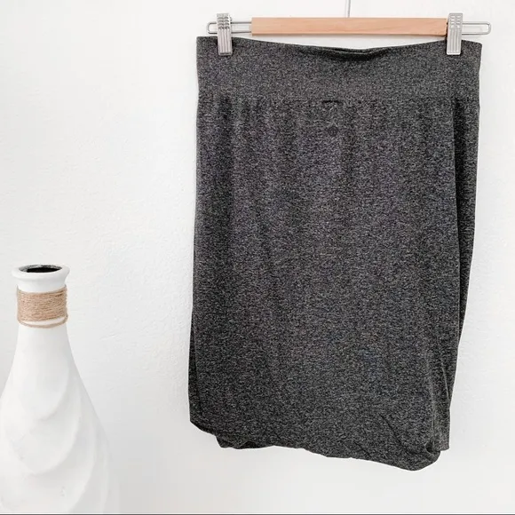 Lululemon Boulevard Bliss Skirt Grey Size: Medium 8-10