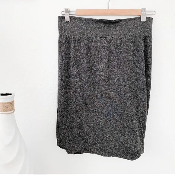 Lululemon Boulevard Bliss Skirt Grey Size: Medium 8-10
