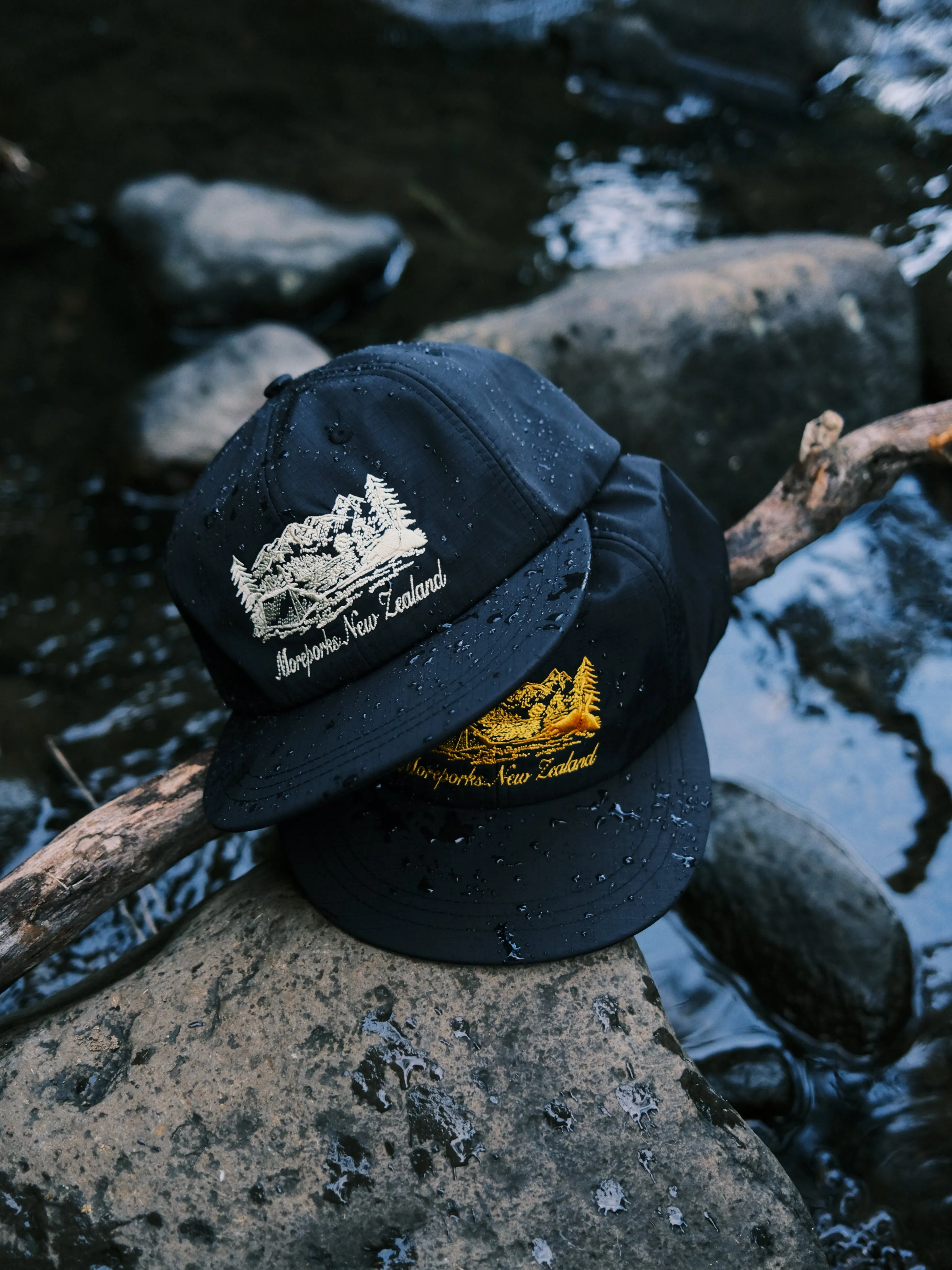 Mackenzie Ripstop - Black/Gold
