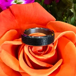 Malo Tantalum and Carbon Fiber Patterned Band Ring Tant-039-7