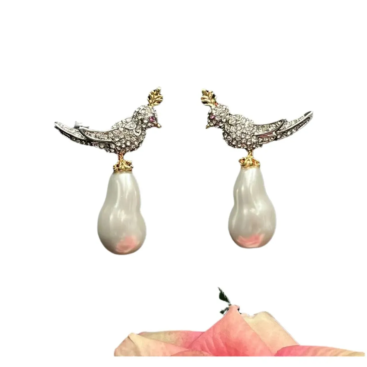 Medieval Luxury Bird Light Luxury high-end Silver Needle Baroque Glass Pearl Necklace set