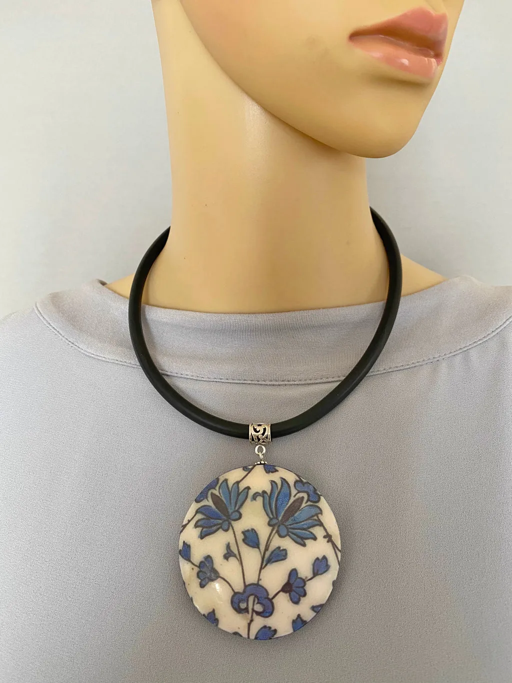 Pendant Necklace: Vine Design